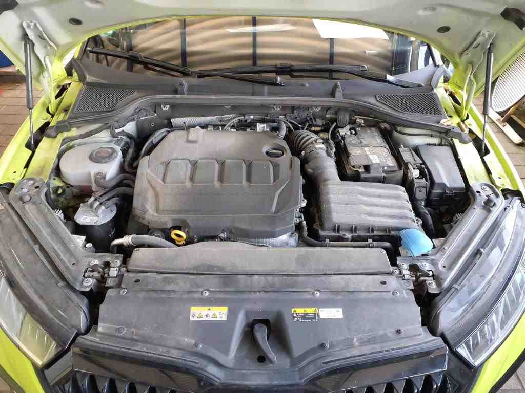 Skoda Octavia Kombi 2.0 TDI RS NAVI RFK ACC SPURHALTE KEYLESS 10