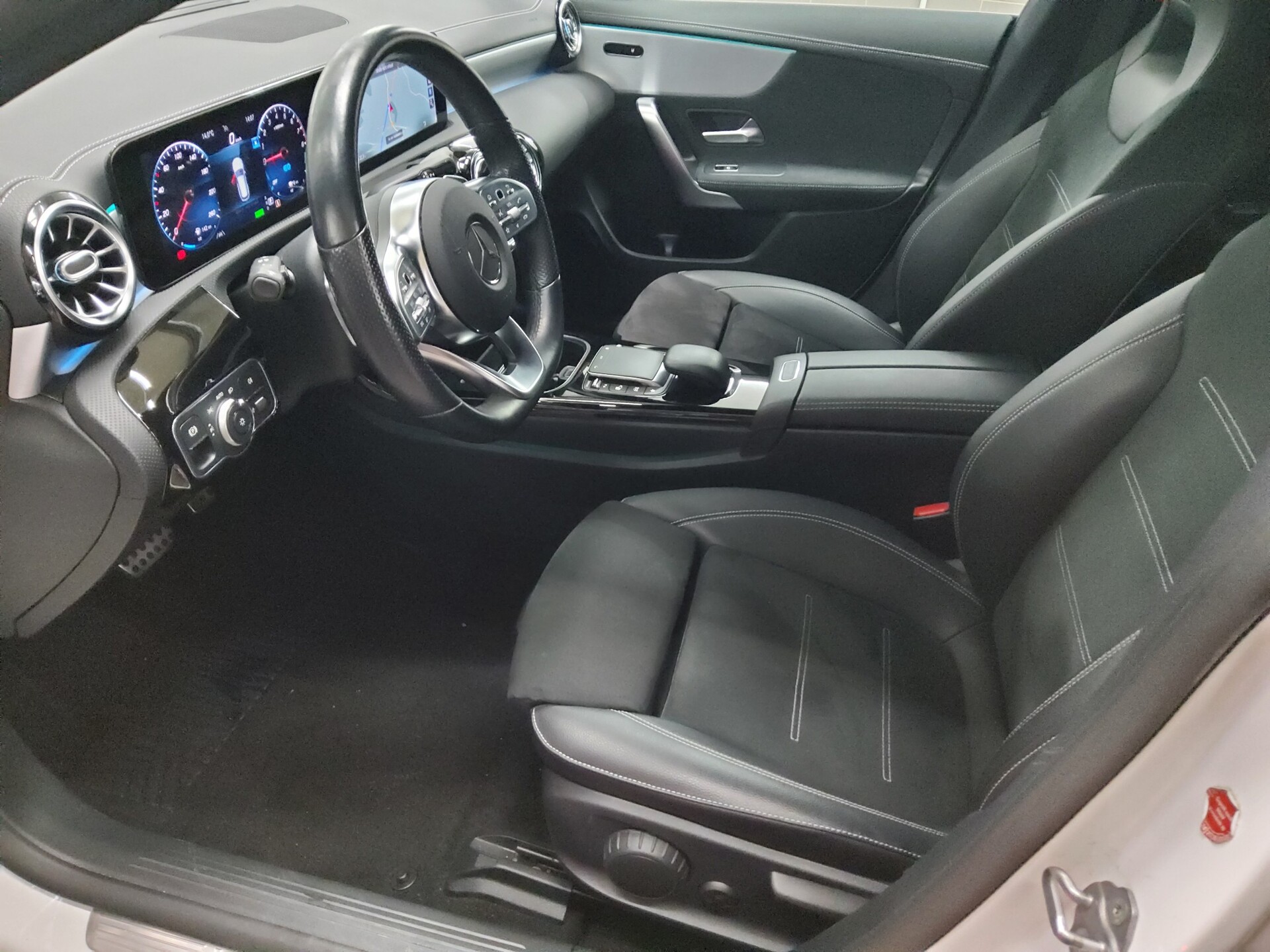 Mercedes-Benz CLA 250 Shooting Brake e AMG-Line Navi LED Night 9