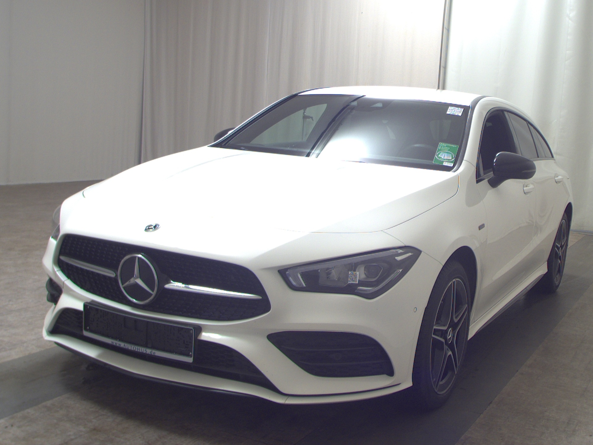 Mercedes-Benz CLA 250 Shooting Brake e AMG-Line Navi LED Night 2