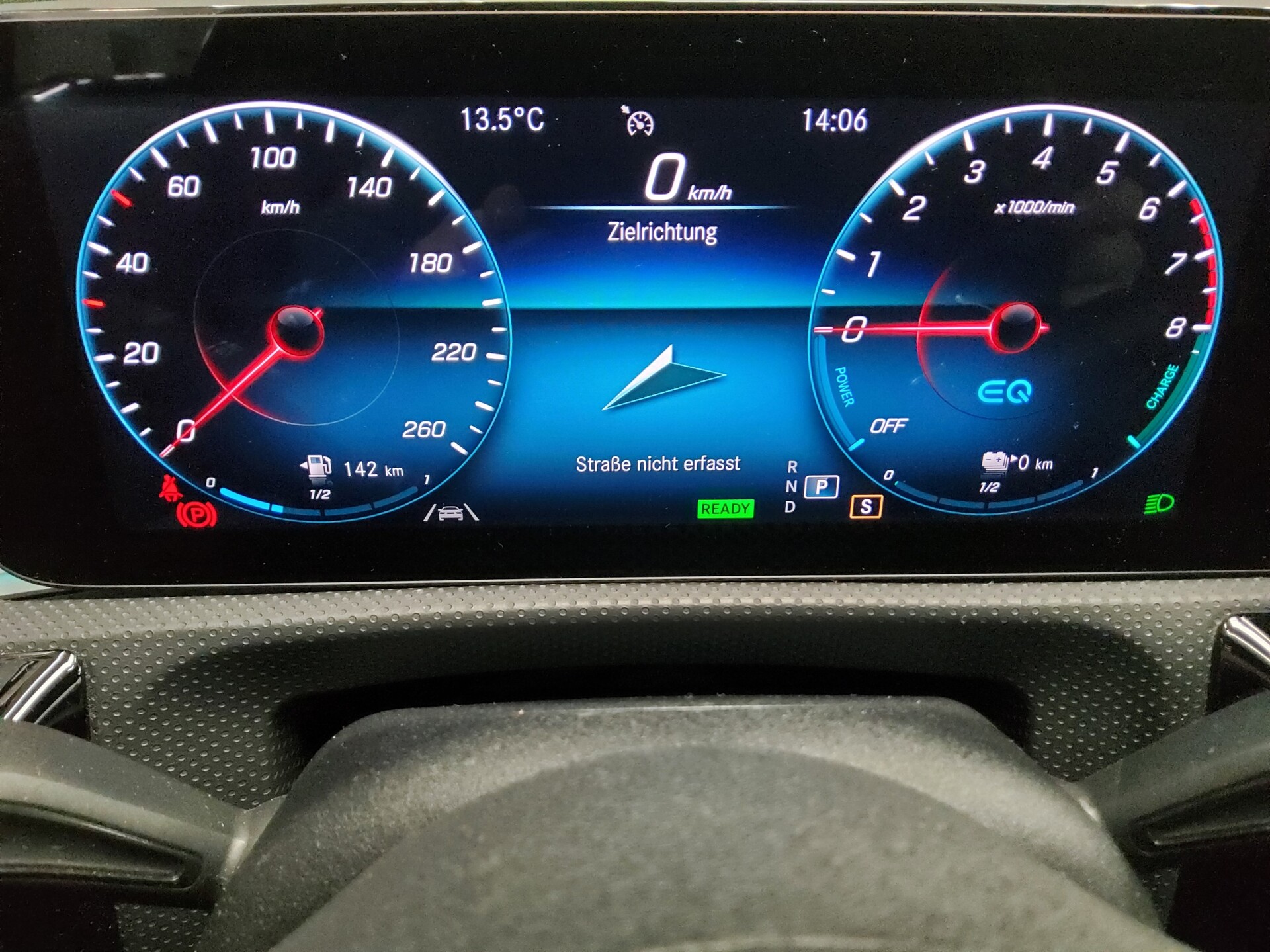 Mercedes-Benz CLA 250 Shooting Brake e AMG-Line Navi LED Night 8