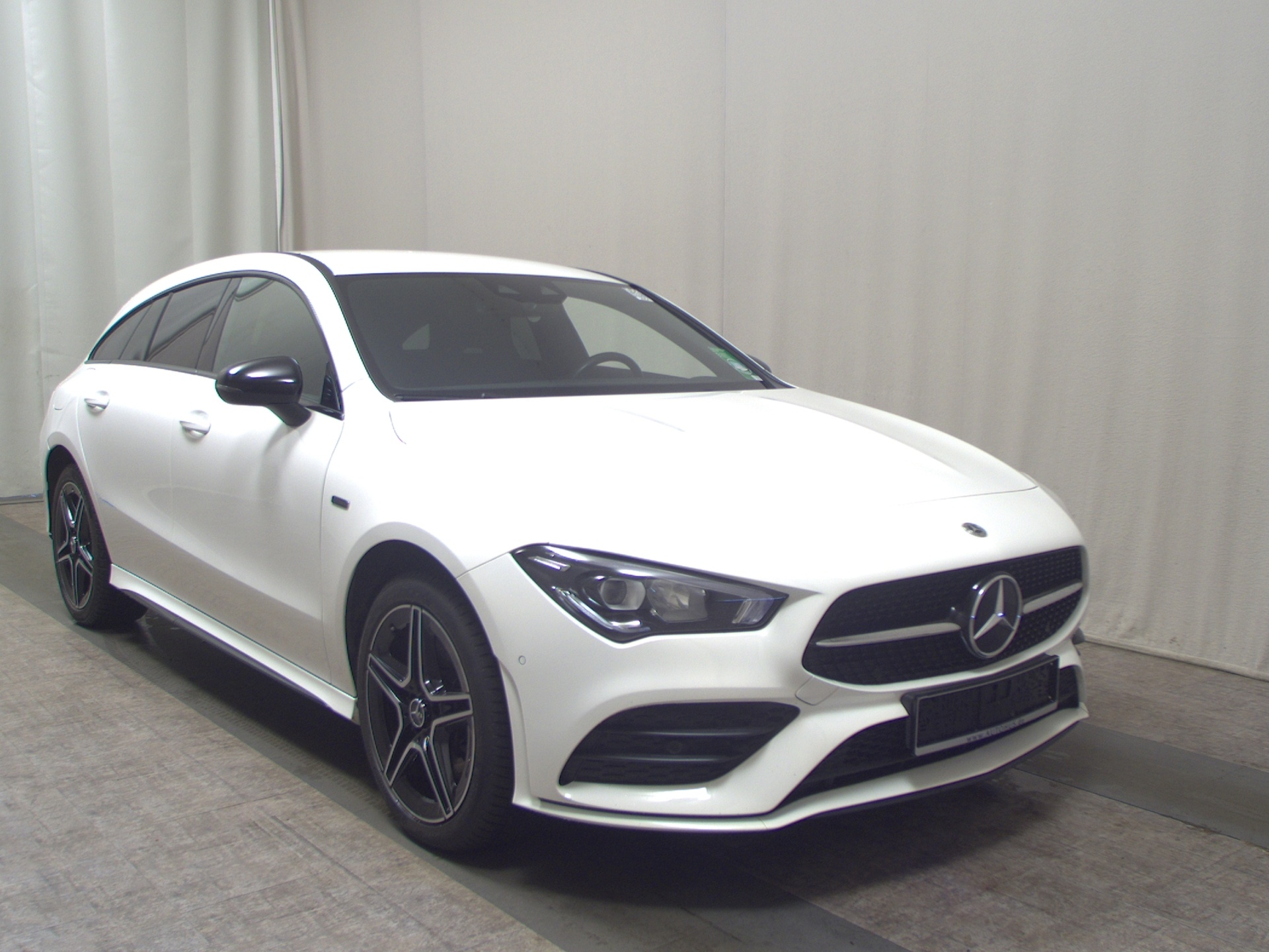 Mercedes-Benz CLA 250 Shooting Brake e AMG-Line Navi LED Night 3