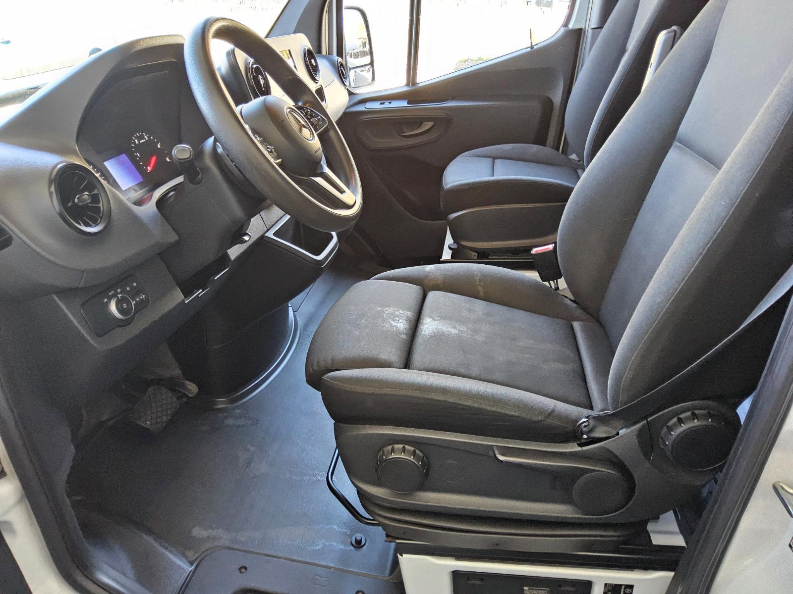 Mercedes-Benz Sprinter CDI Navi Klima RfK PDC Shz Tempomat 8