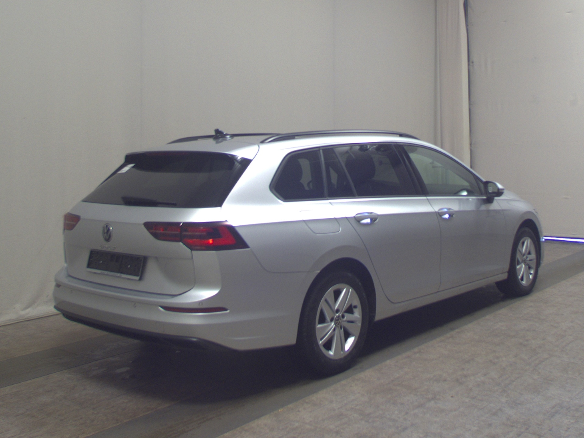 Volkswagen Golf-8 Var. 2.0 TDI Life Navi DC LED Pano StHzg 4