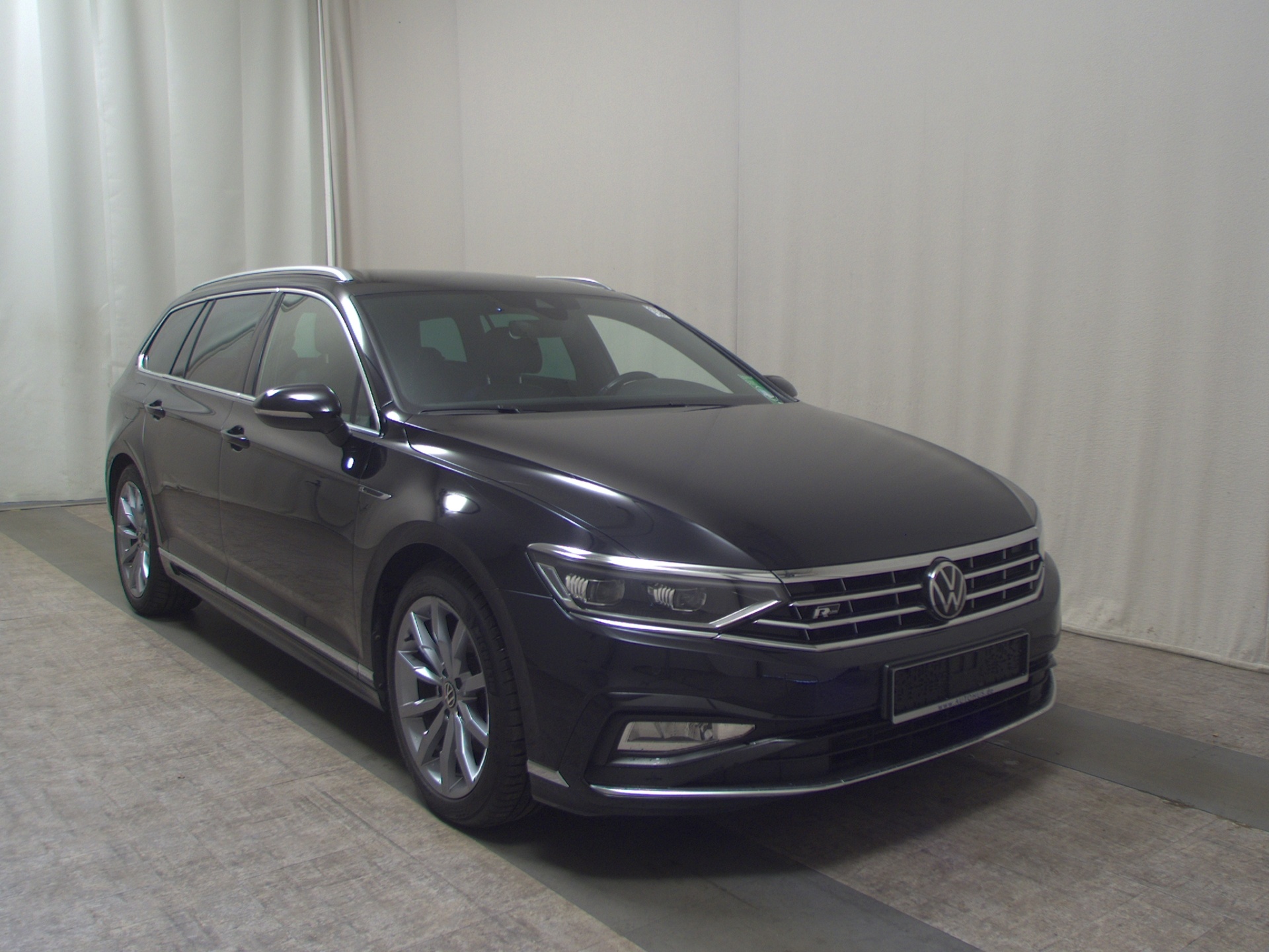 Volkswagen Passat Var. 2.0 TDI R-Line Leder Navi DC Matrix 3