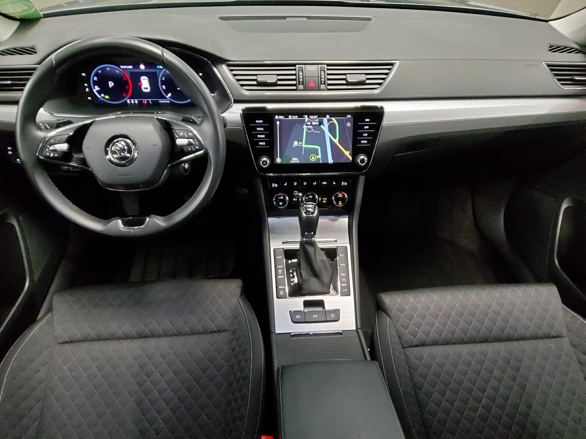 Skoda Superb Kombi 2.0 TDI Ambition Navi LED vc ACC 5