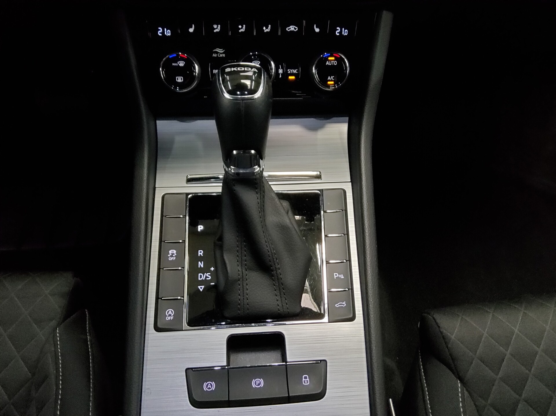 Skoda Superb Kombi 2.0 TDI Ambition Navi LED vc ACC 6