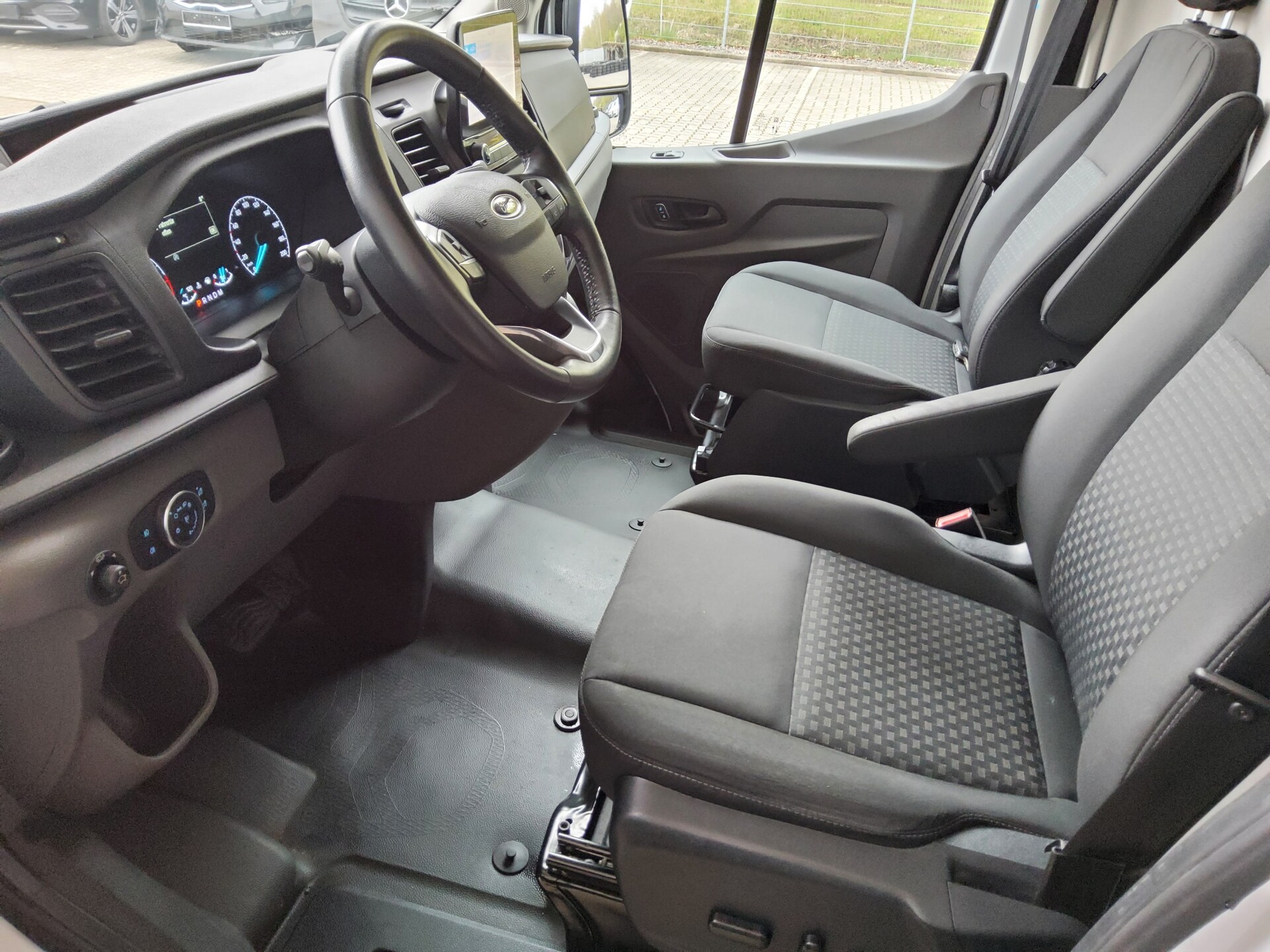 Ford Transit FT 350 2.0 TDCi Trend Navi Bi-Xenon PDC 8