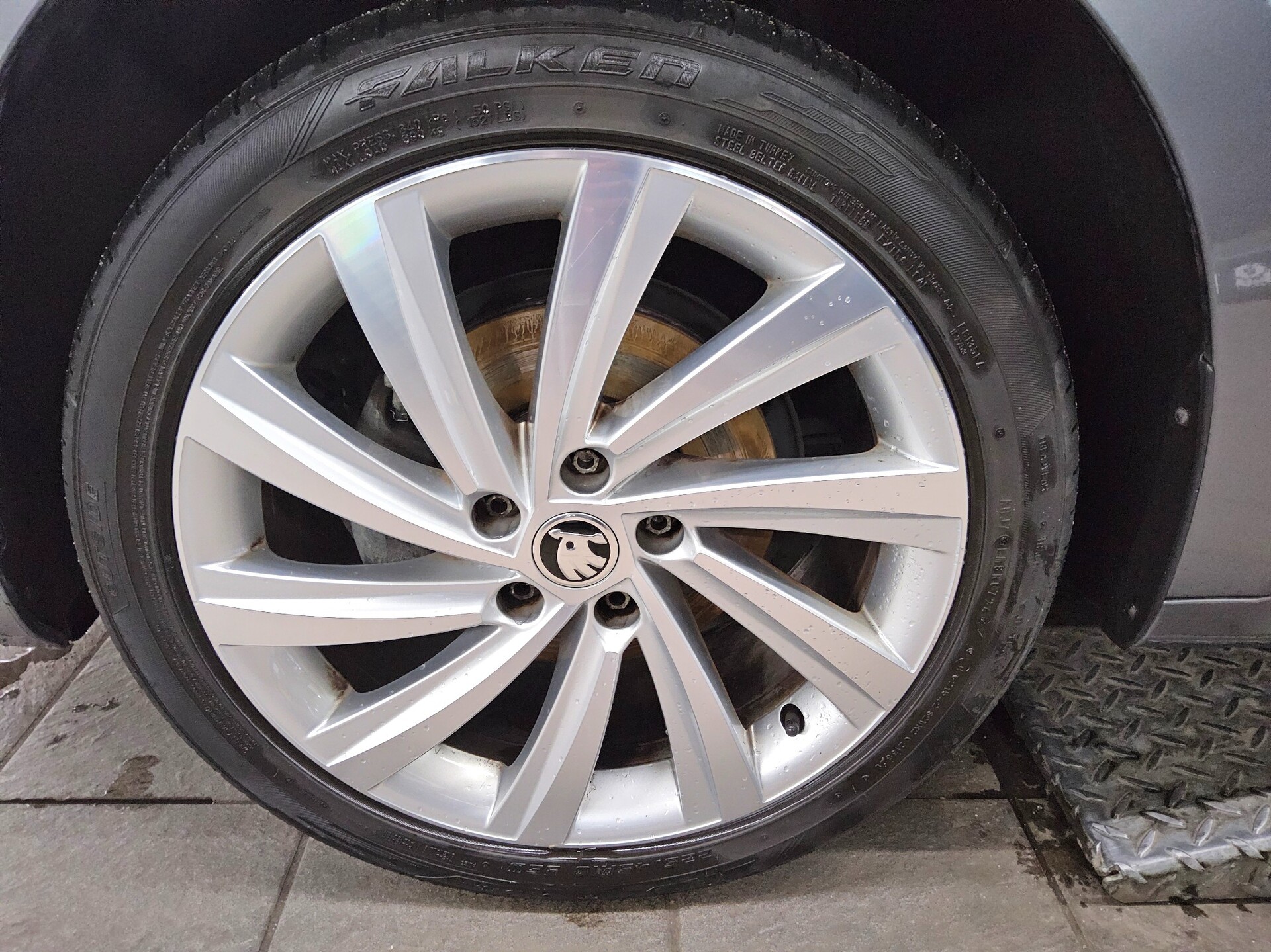 Skoda Octavia Kombi 2.0 TDI Style Leder Navi AHK Pano 11