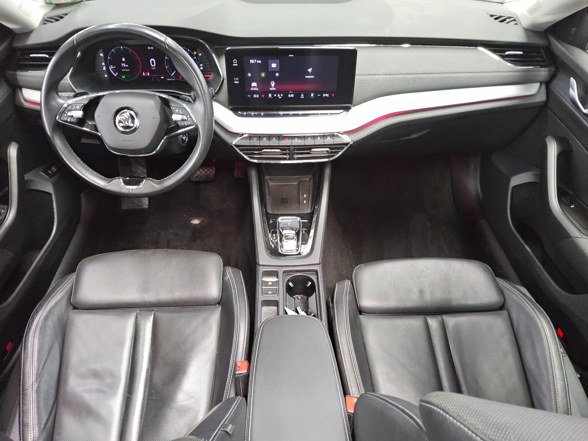 Skoda Octavia Kombi 2.0 TDI Style Leder Navi AHK Pano 5