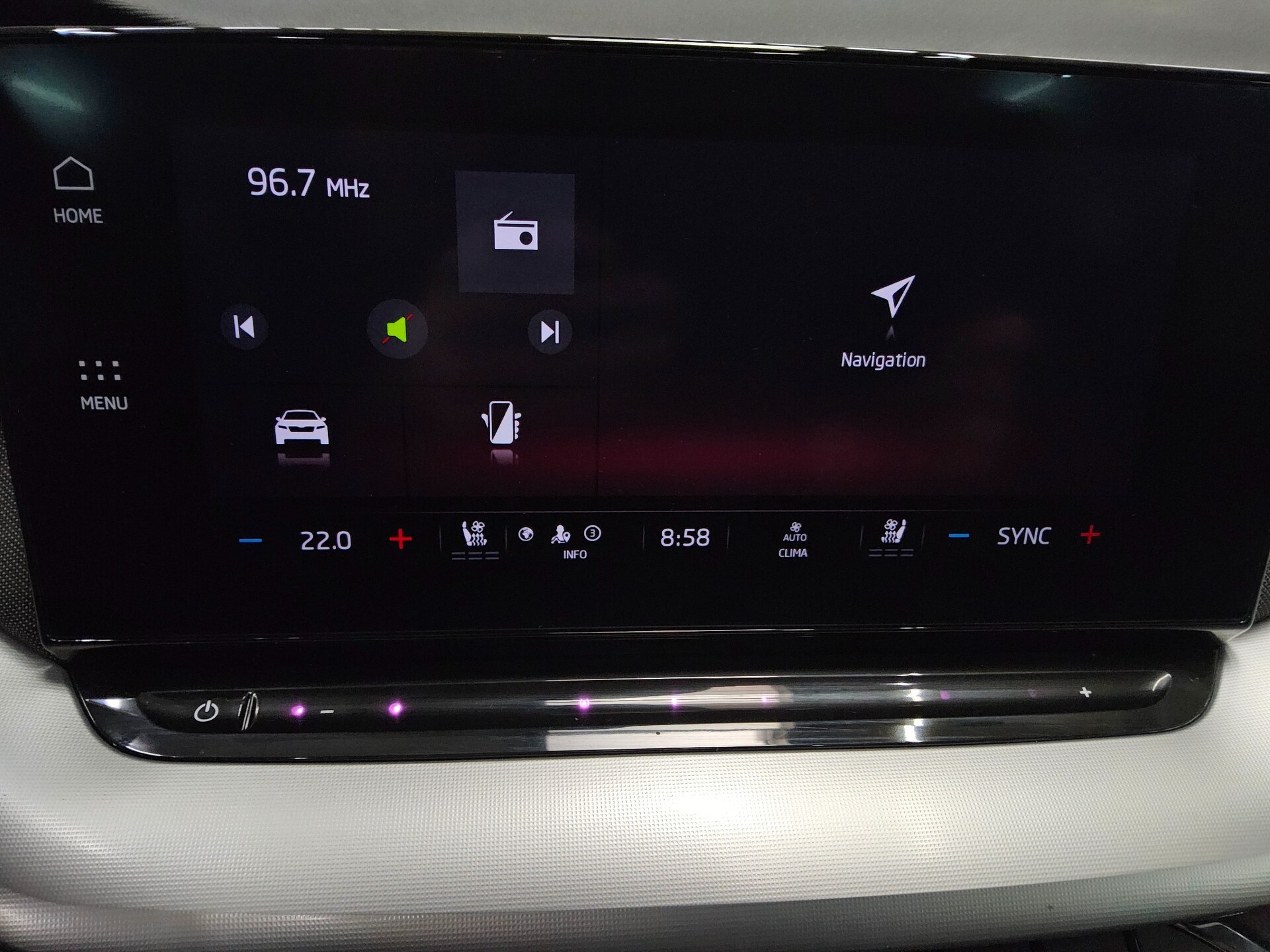 Skoda Octavia Kombi 2.0 TDI Style Leder Navi AHK Pano 7