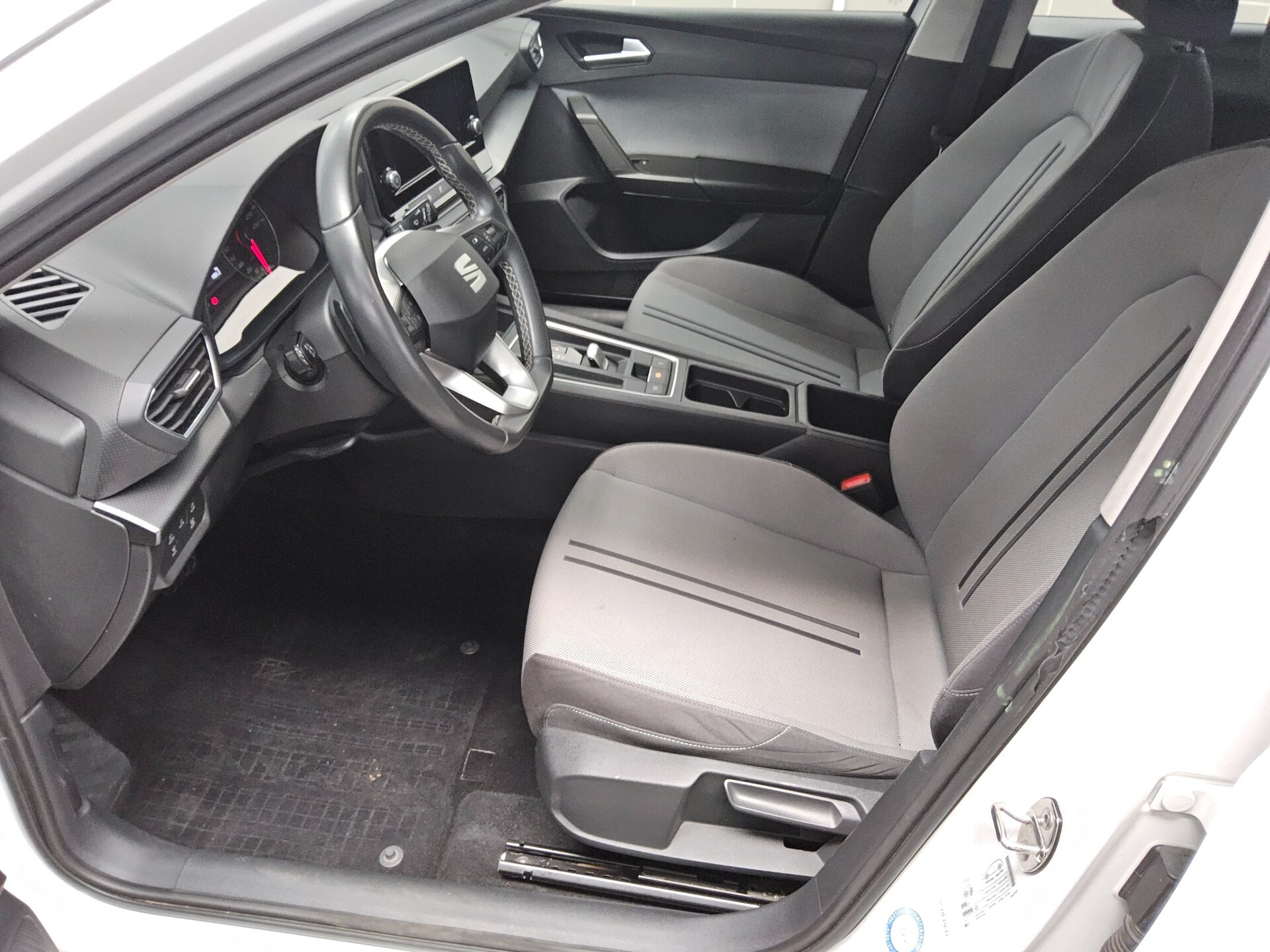 Seat Leon Sportstourer 2.0 TDI Style LED PDC Tempomat 8