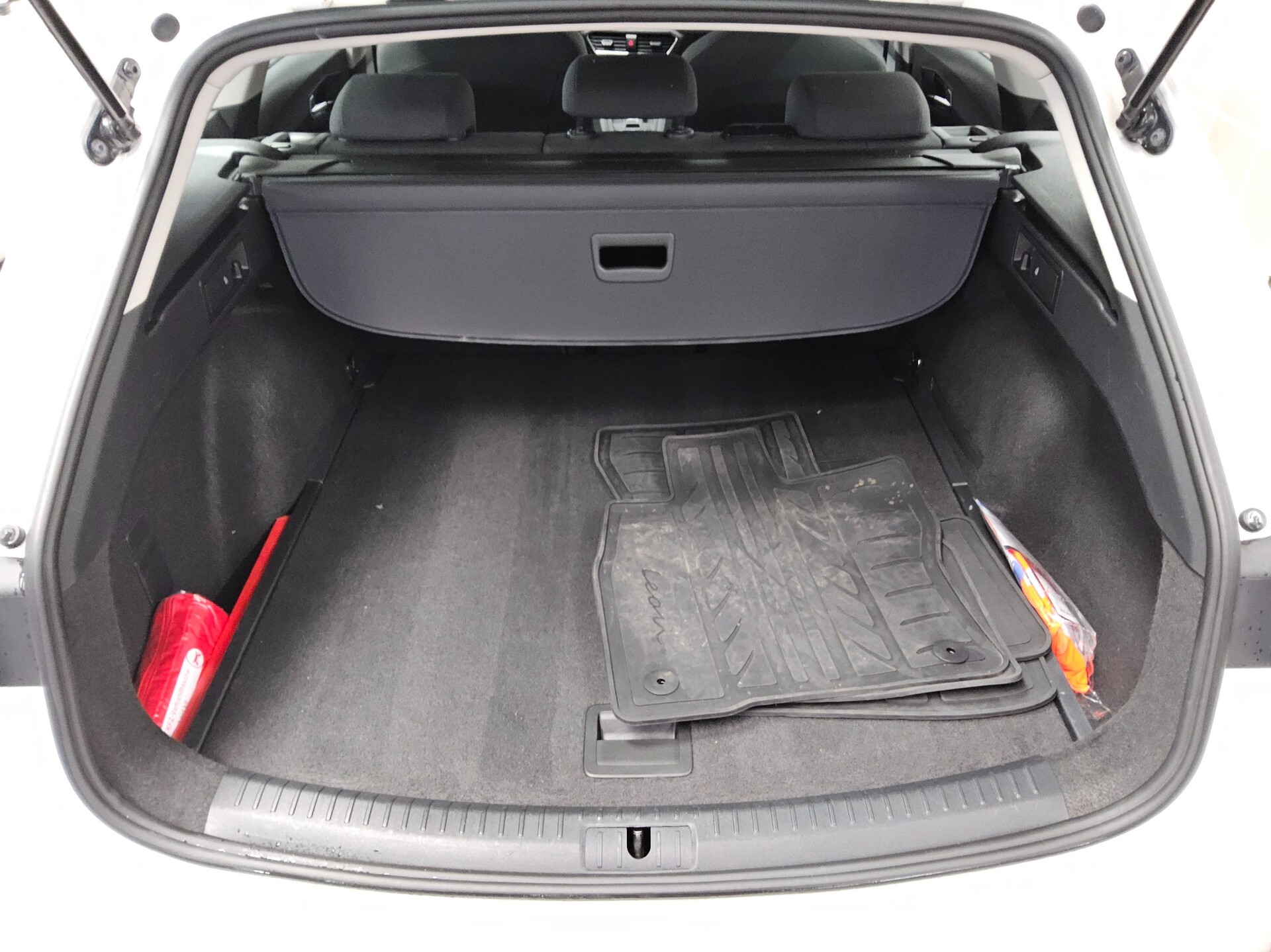 Seat Leon Sportstourer 2.0 TDI Style LED PDC Tempomat 11