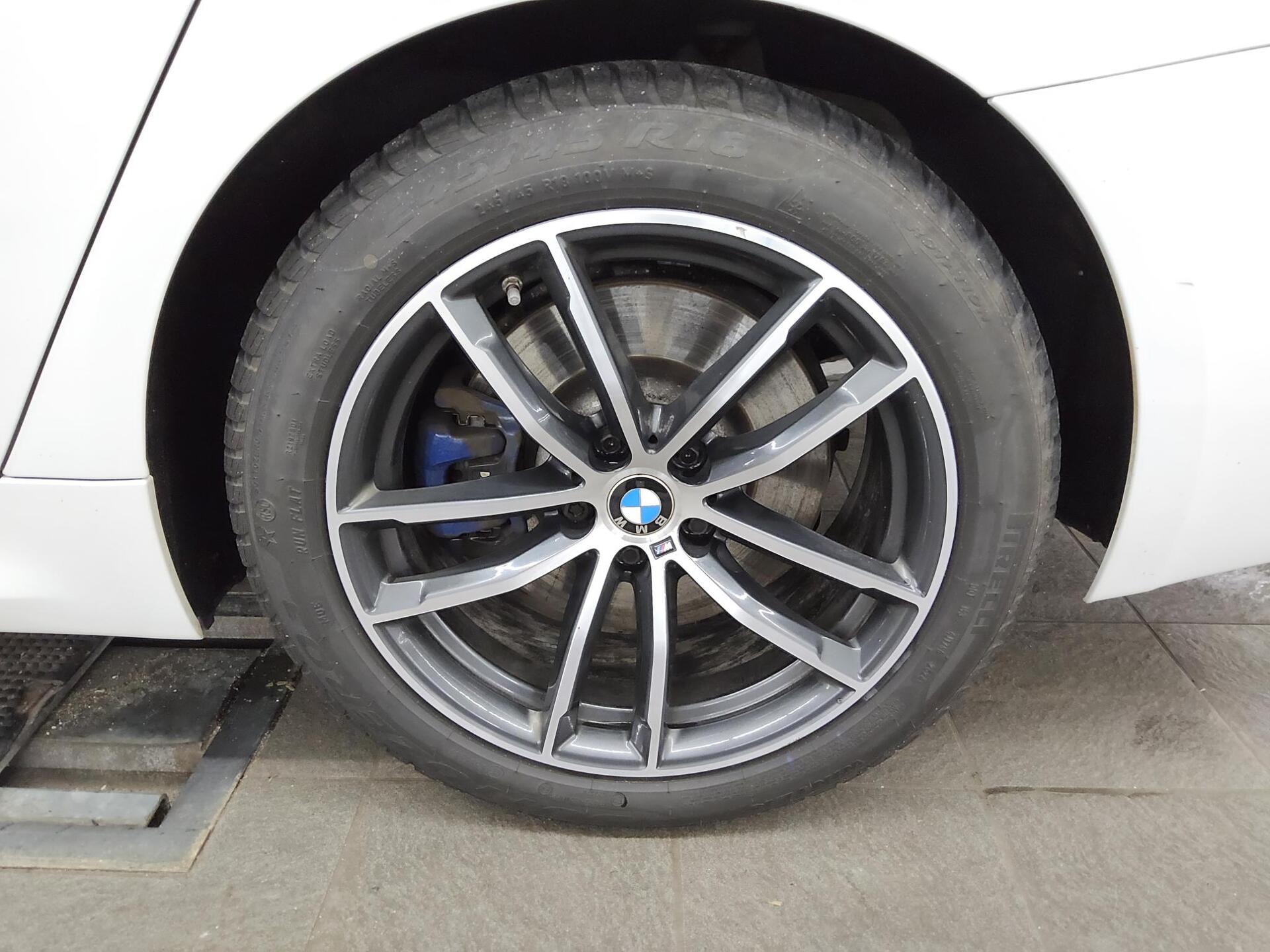 BMW 530e Touring M-Sport Navi LED+ LC prof. RfK Shz 11