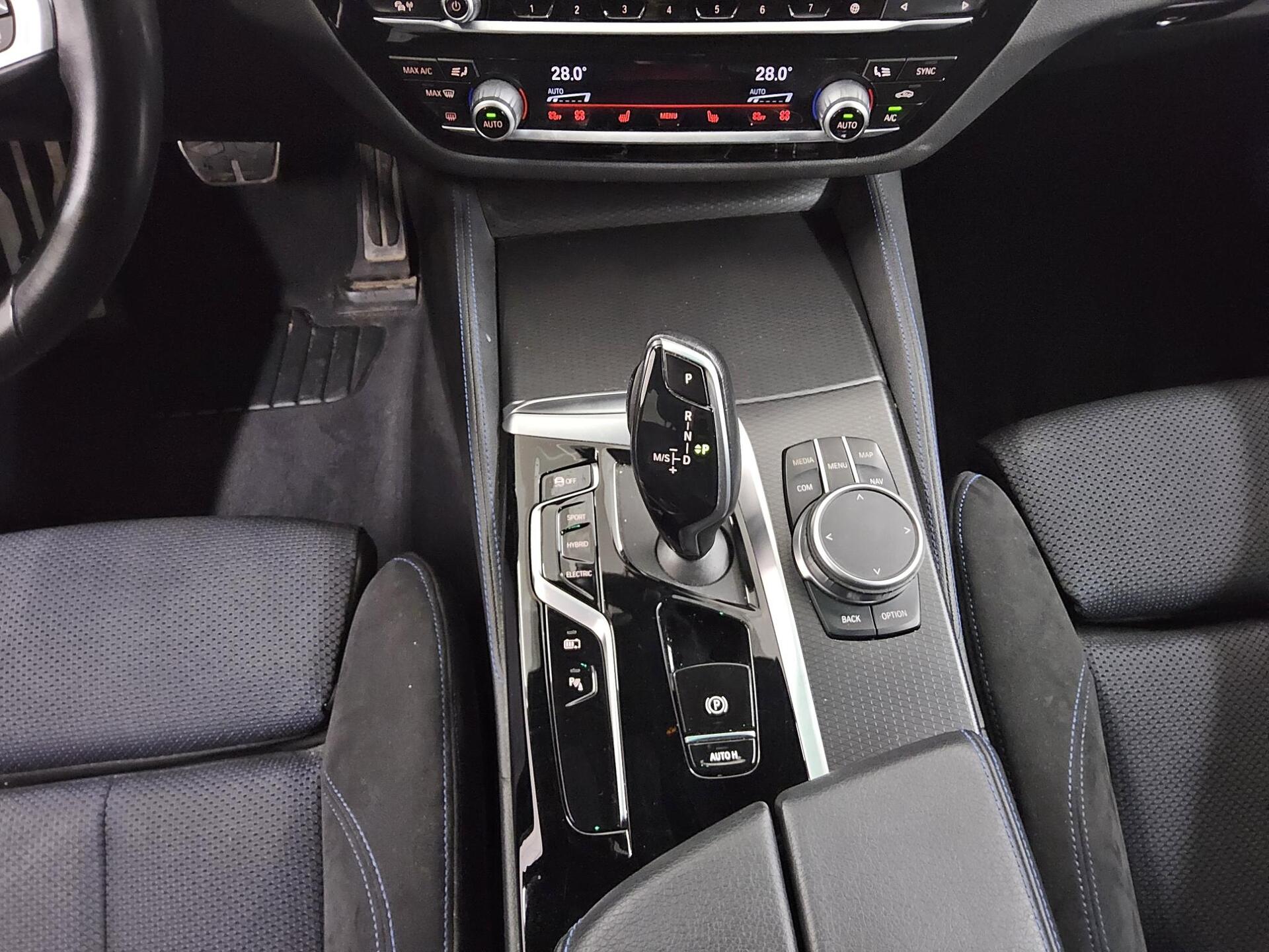 BMW 530e Touring M-Sport Navi LED+ LC prof. RfK Shz 6