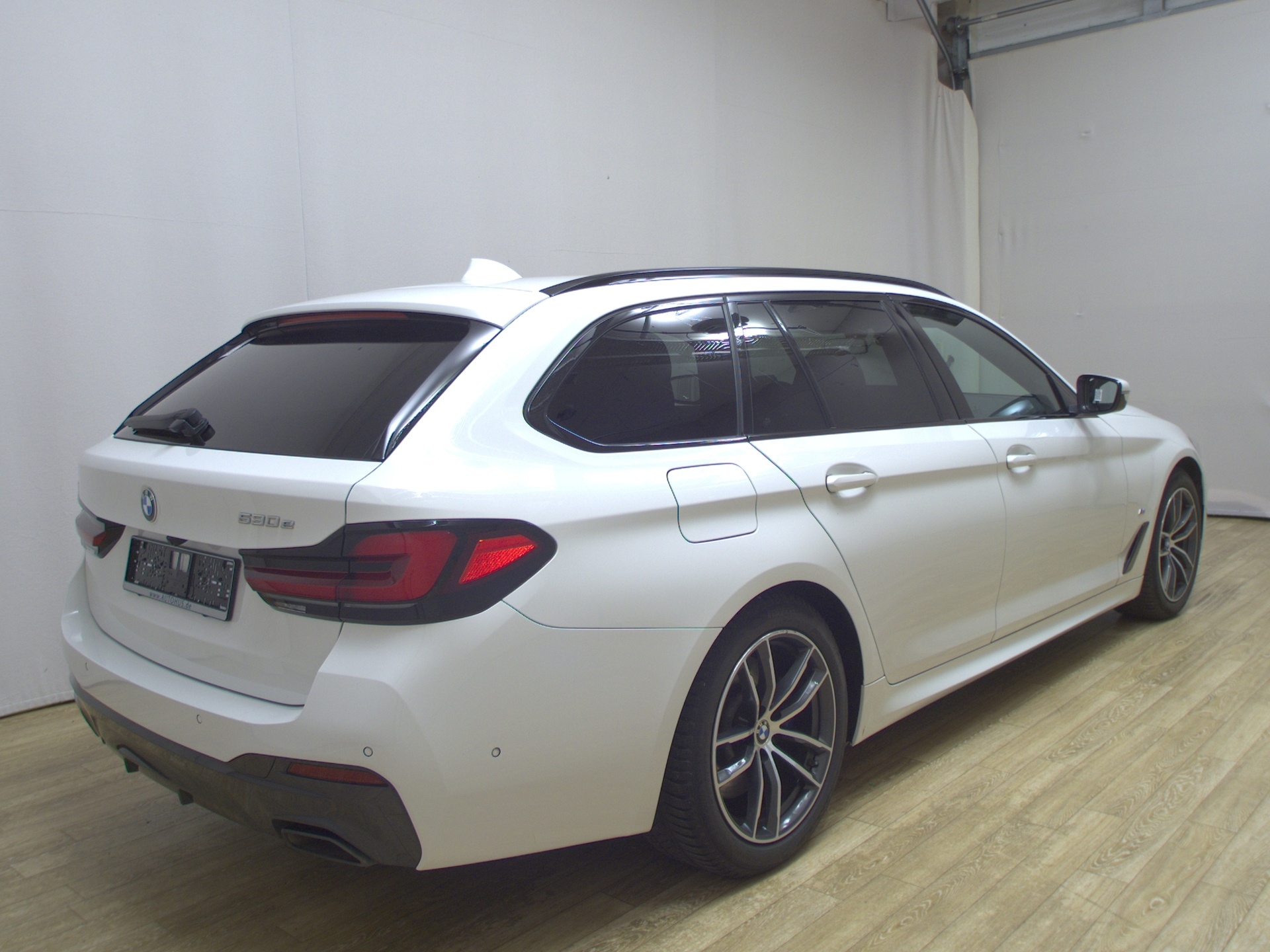 BMW 530e Touring M-Sport Navi LED+ LC prof. RfK Shz 4