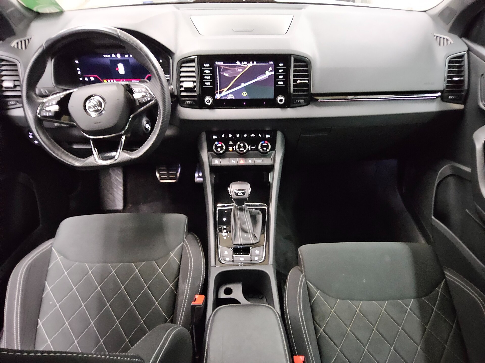 Skoda Karoq 2.0 TDI 4x4 SportLine Navi LED vc RFK ACC 5