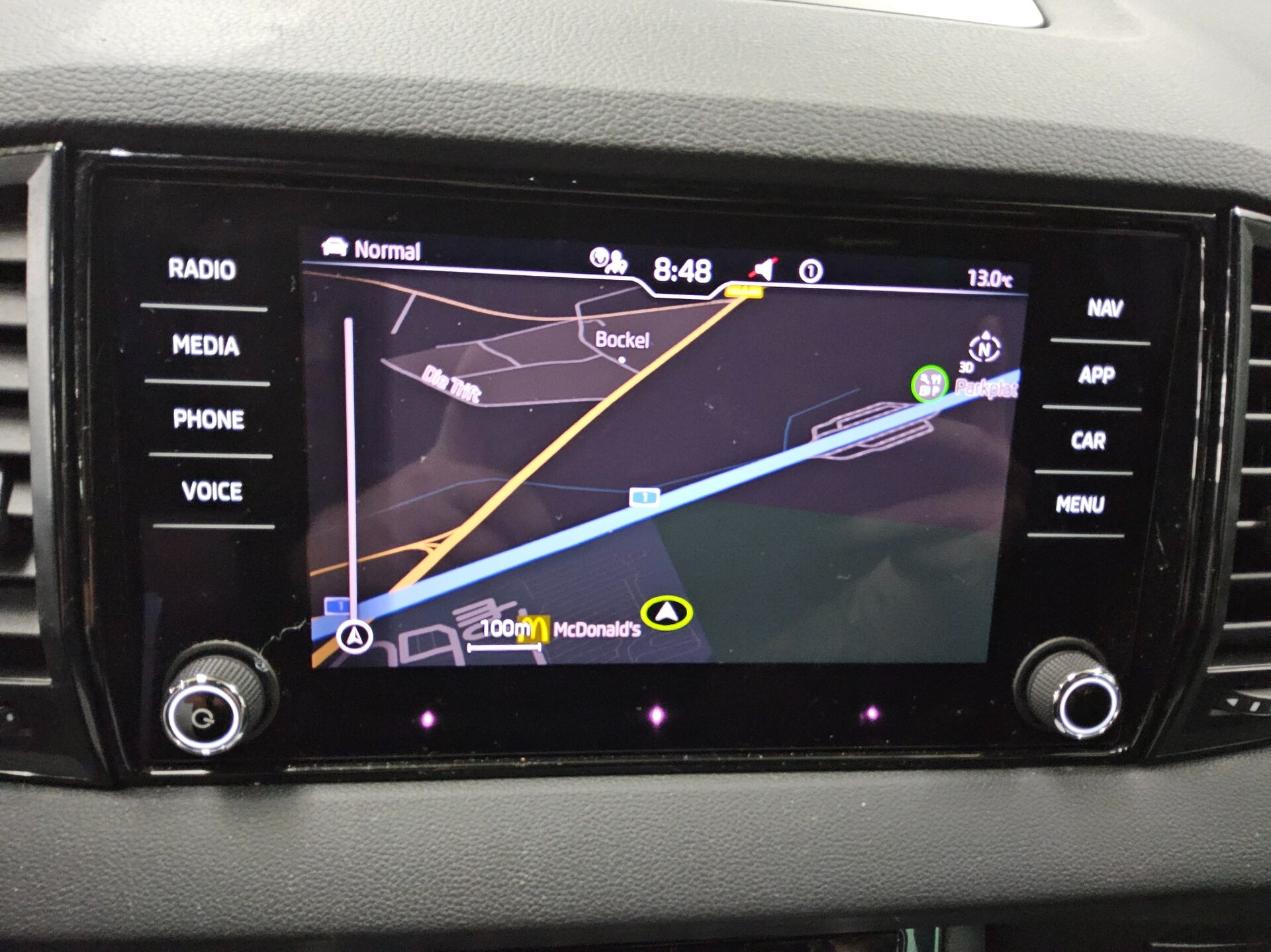 Skoda Karoq 2.0 TDI 4x4 SportLine Navi LED vc RFK ACC 7