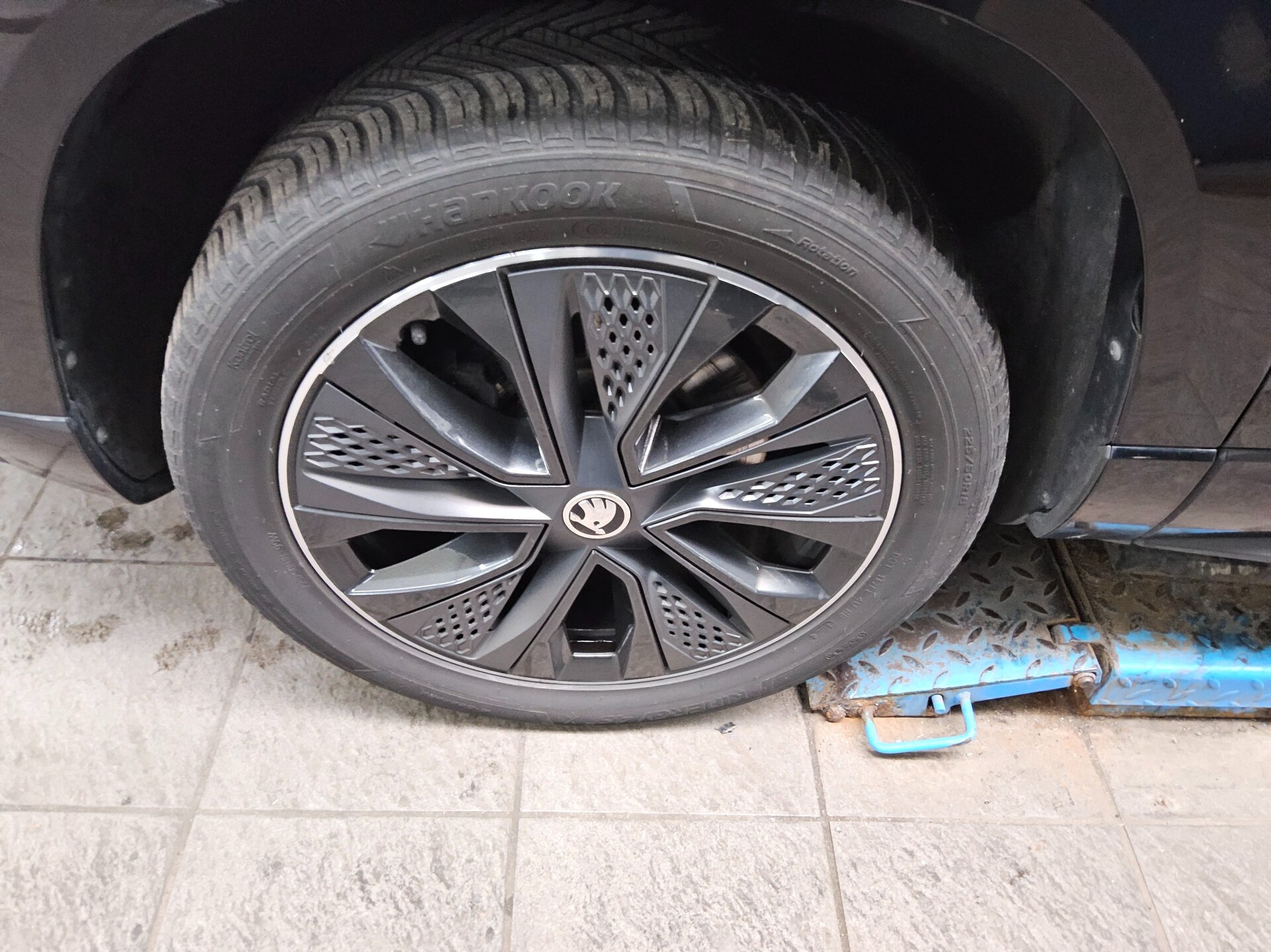 Skoda Karoq 2.0 TDI 4x4 SportLine Navi LED vc RFK ACC 11