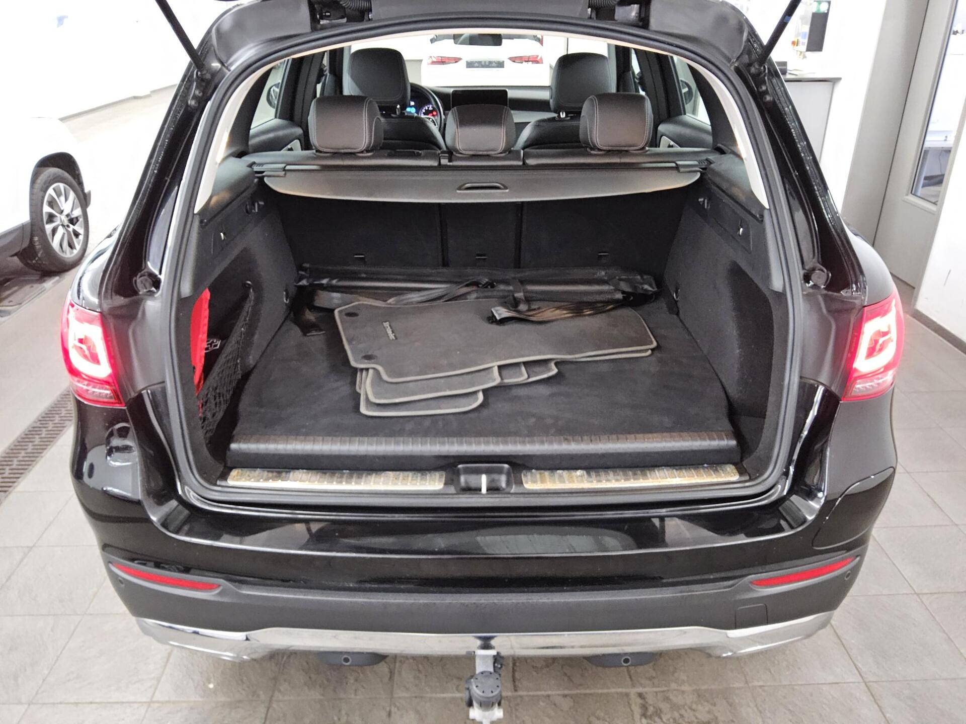 Mercedes-Benz GLC 300 e 4M Leder Navi LED AHK Shz PDC Tempomat 11