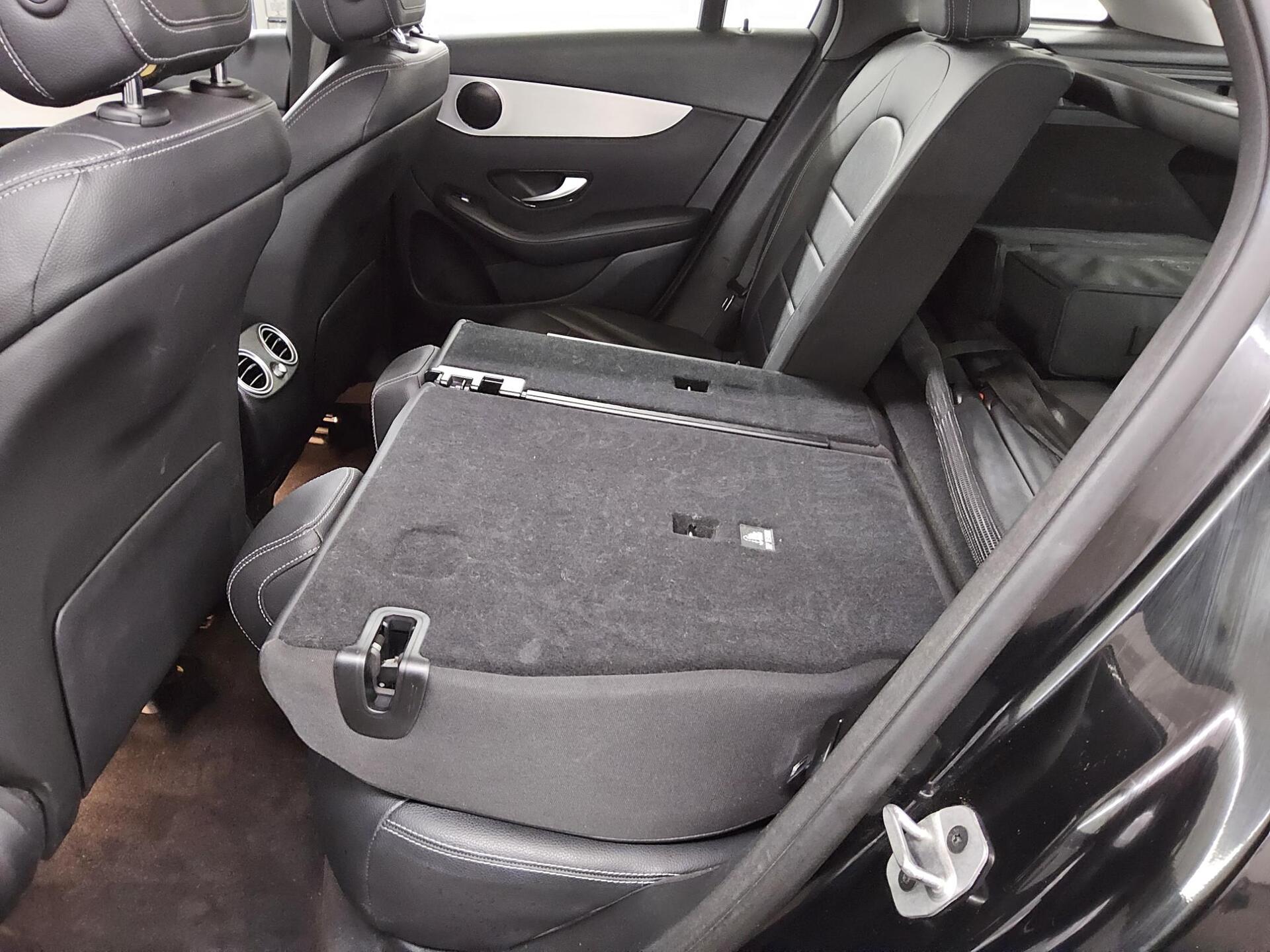 Mercedes-Benz GLC 300 e 4M Leder Navi LED AHK Shz PDC Tempomat 12