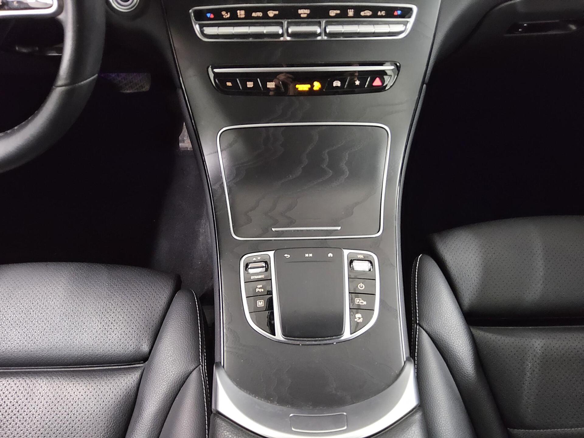 Mercedes-Benz GLC 300 e 4M Leder Navi LED AHK Shz PDC Tempomat 6