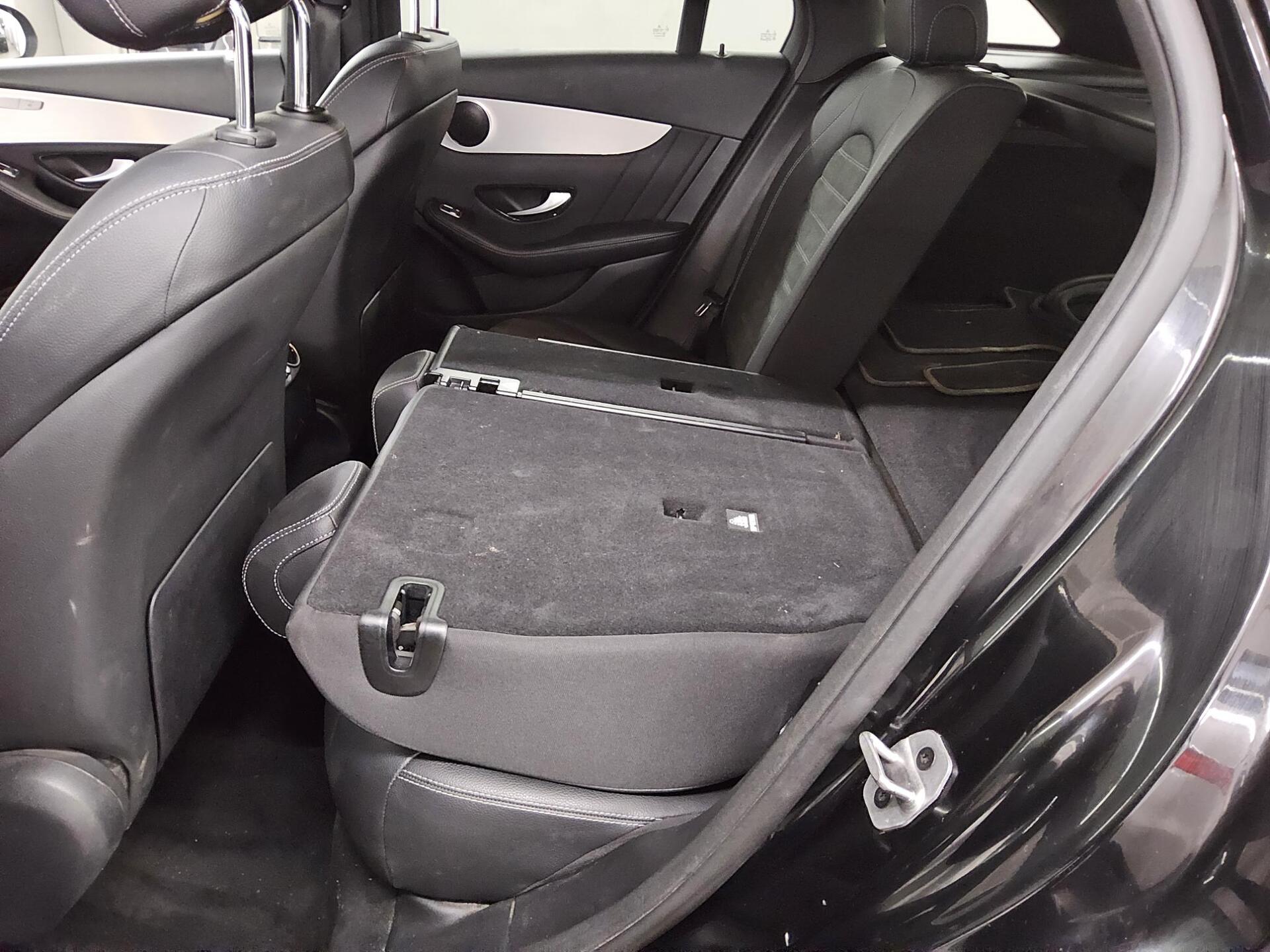 Mercedes-Benz GLC 300 de 4M AMG-Line Navi LED Night RfK AHK 12