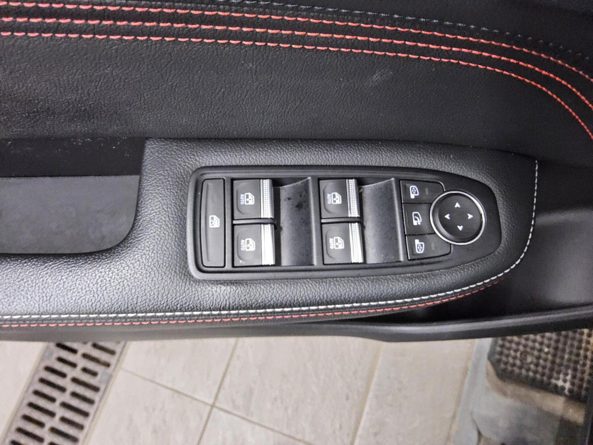 Renault Arkana 1.3 TCe R.S. Line T-Leder Navi LED RFK 9