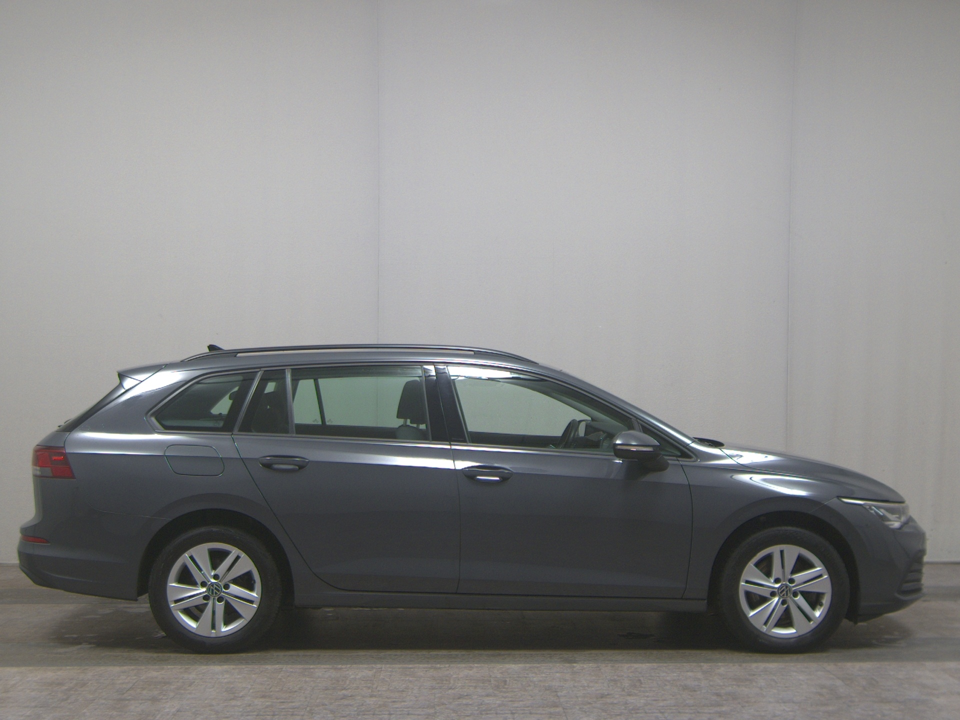 Volkswagen Golf-8 Var. 2.0 TDI Life Navi LED DC ACC PDC SHZ