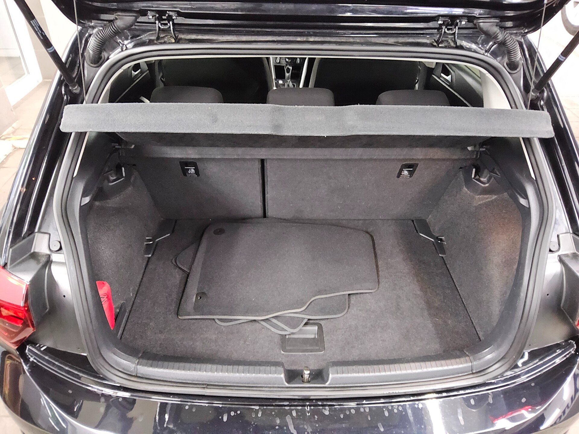 Volkswagen Polo 1.0 TSI Life Navi LED AID PDC Shz 11