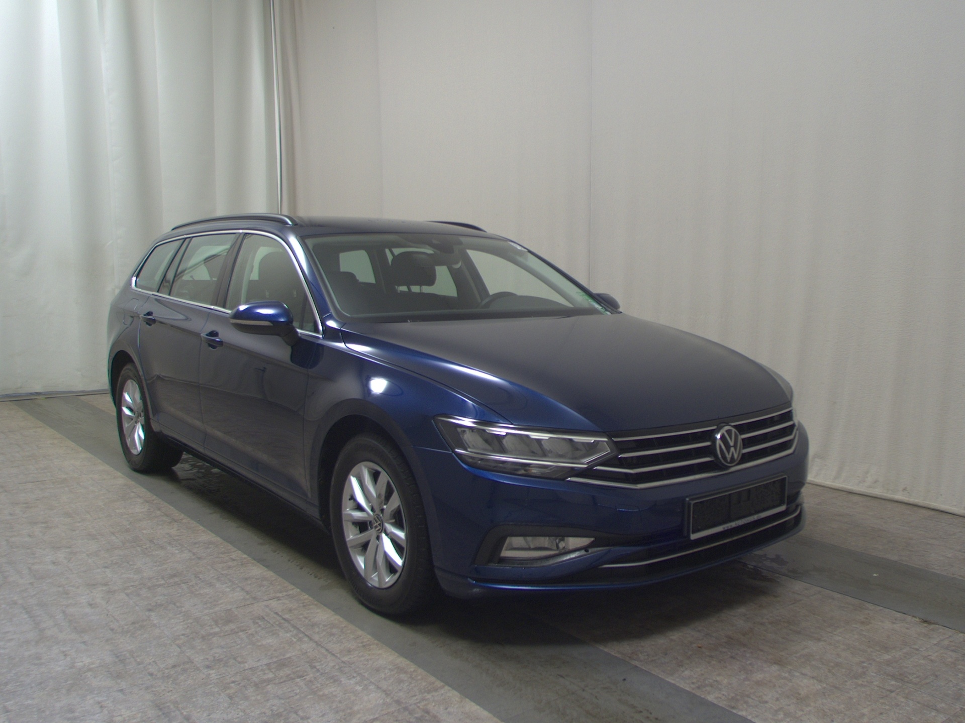 Volkswagen Passat Var. 2.0 TDI Business Navi LED H-K RfK 3