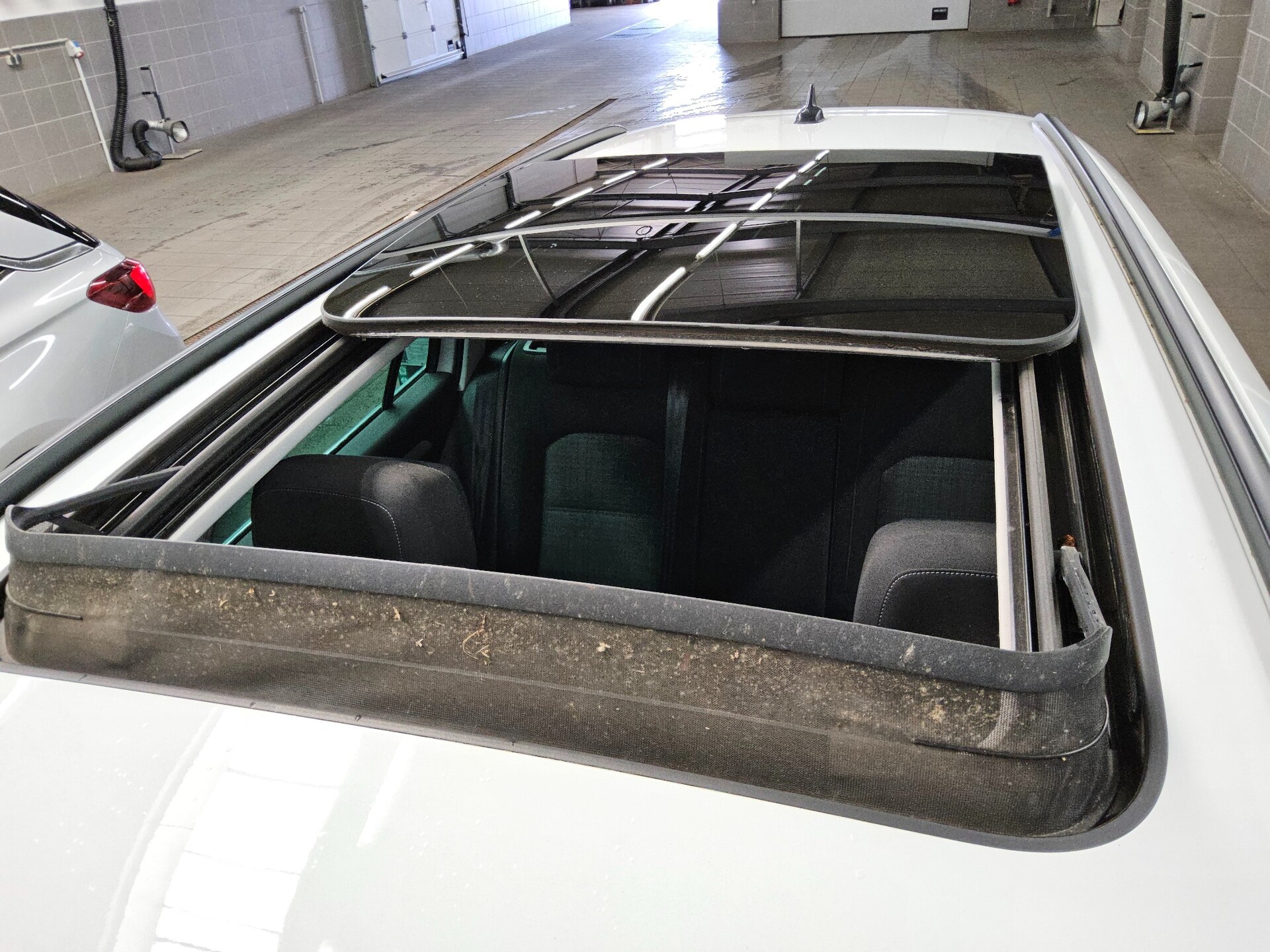 Volkswagen Passat Var. 2.0 TDI Business Navi LED Pano RFK 11