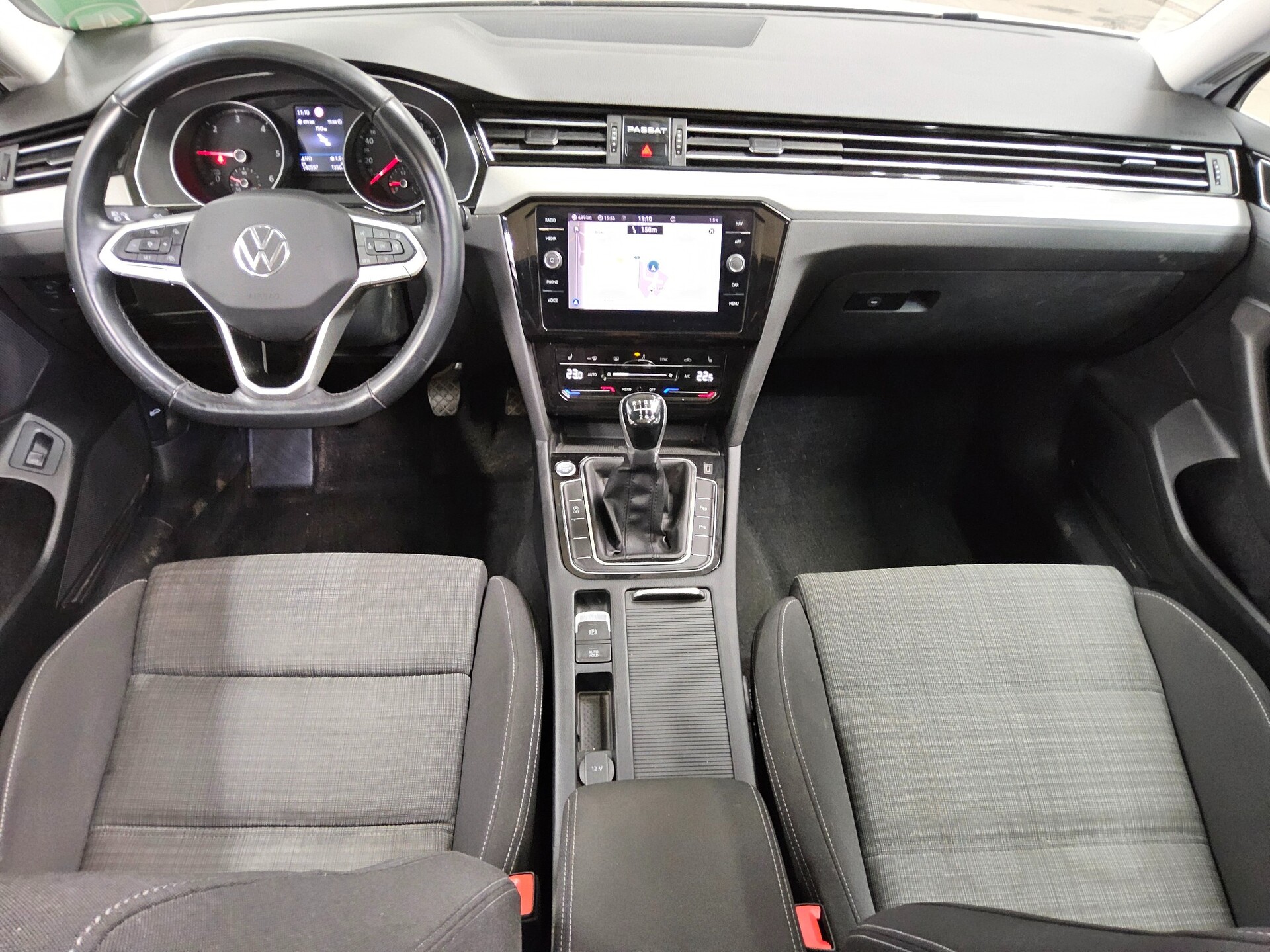 Volkswagen Passat Var. 2.0 TDI Business Navi LED Pano RFK 5