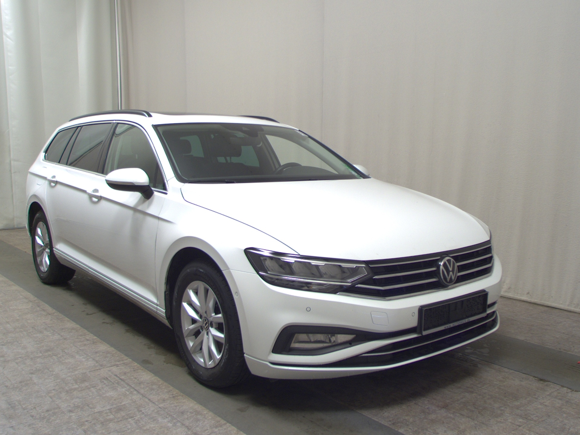 Volkswagen Passat Var. 2.0 TDI Business Navi LED Pano RFK 3
