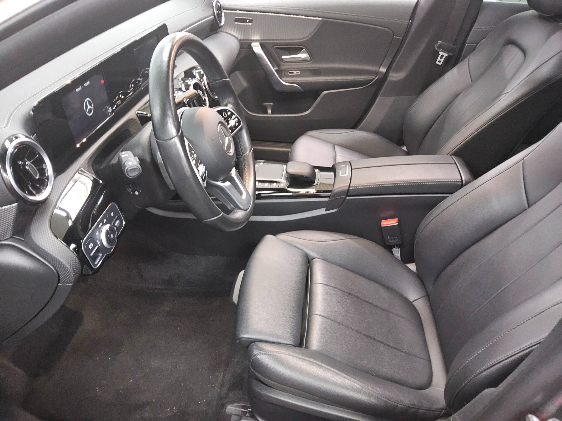 Mercedes-Benz CLA 200 SB d Progressive Navi LED Leder RFK Pano 9