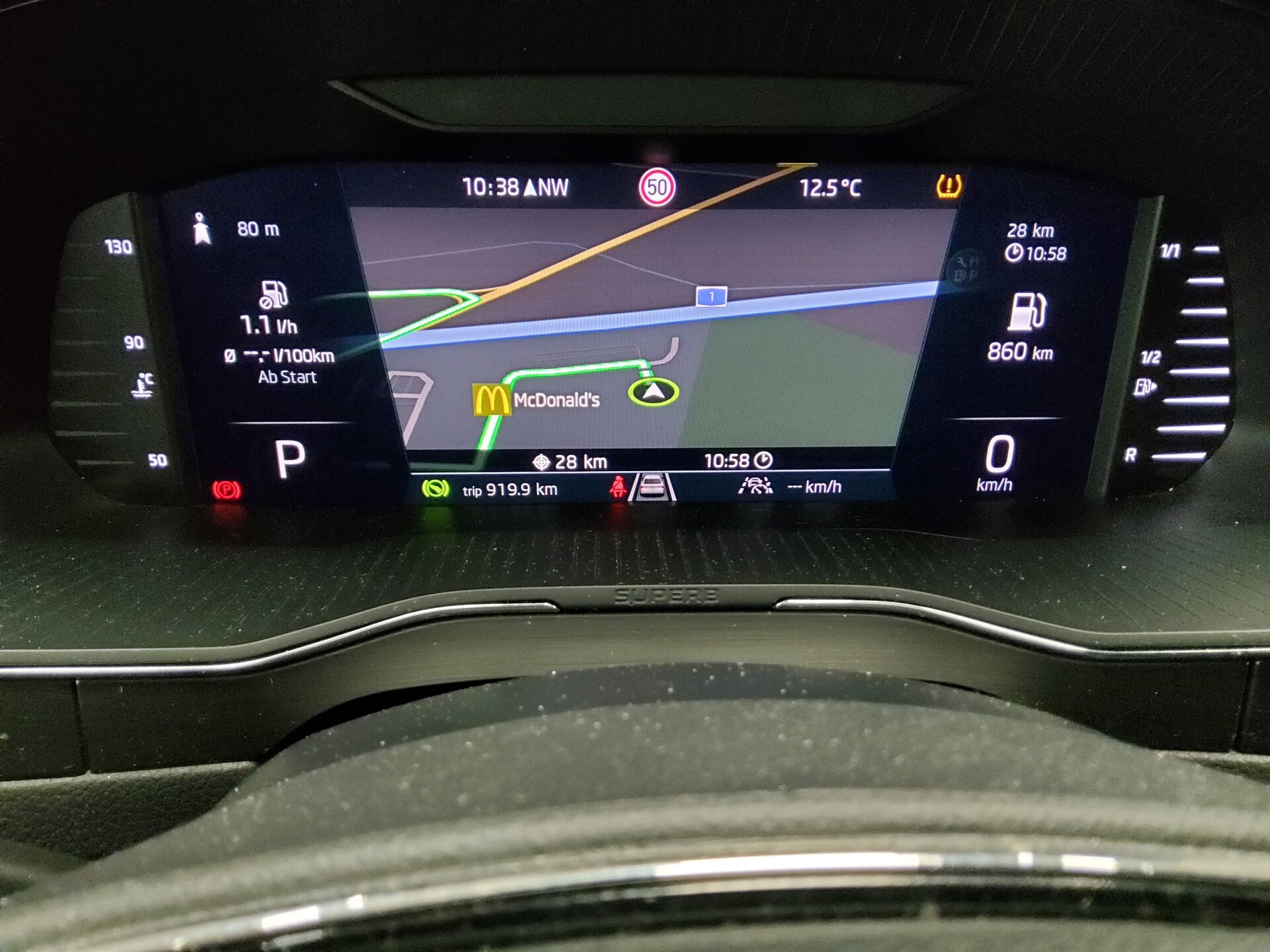 Skoda Superb Kombi 2.0 TDI Style Navi LED AID AHK ACC 8