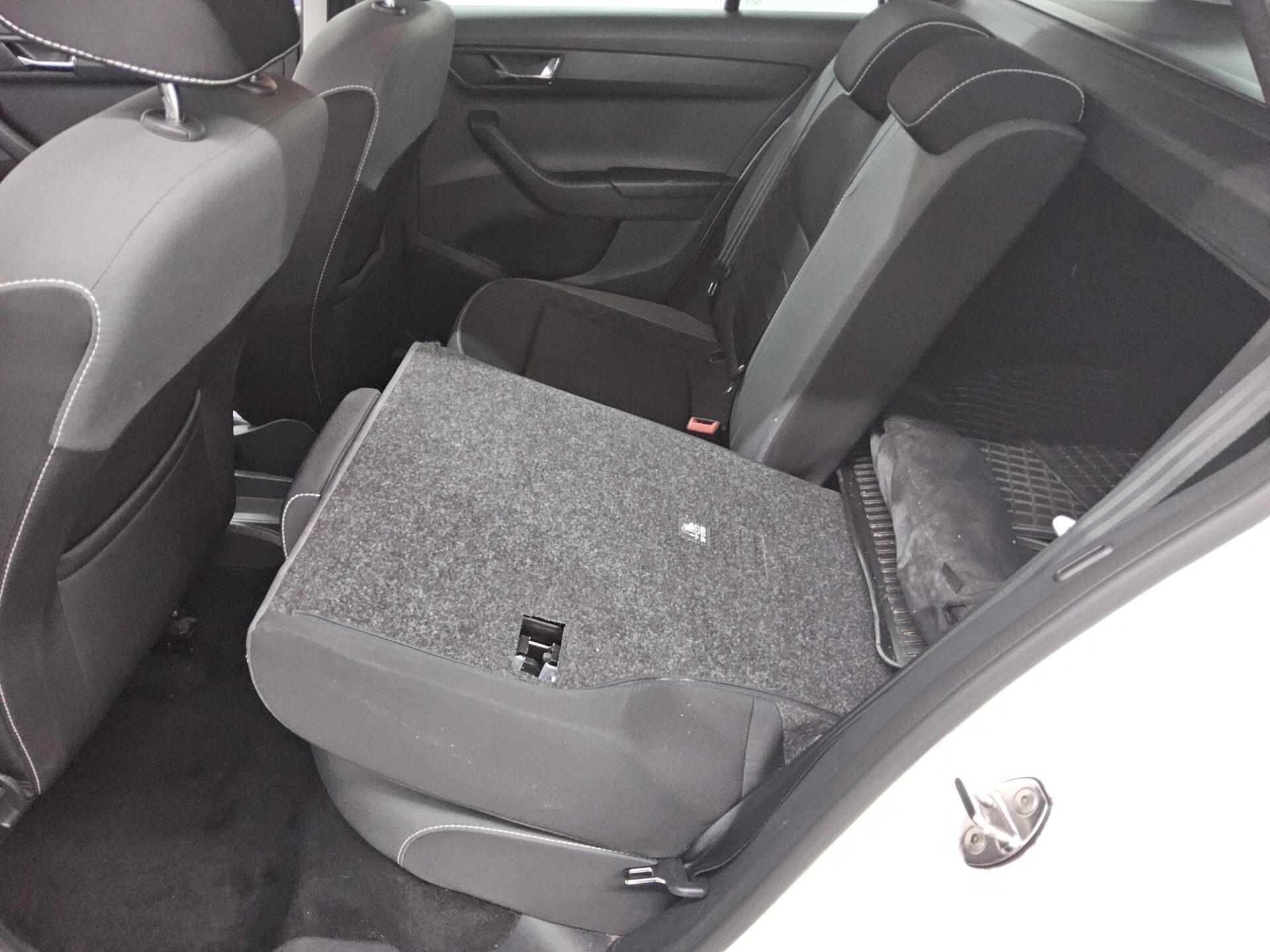 Skoda Fabia Kombi 1.0 TSI Ambition Navi PDC Tempomat 12