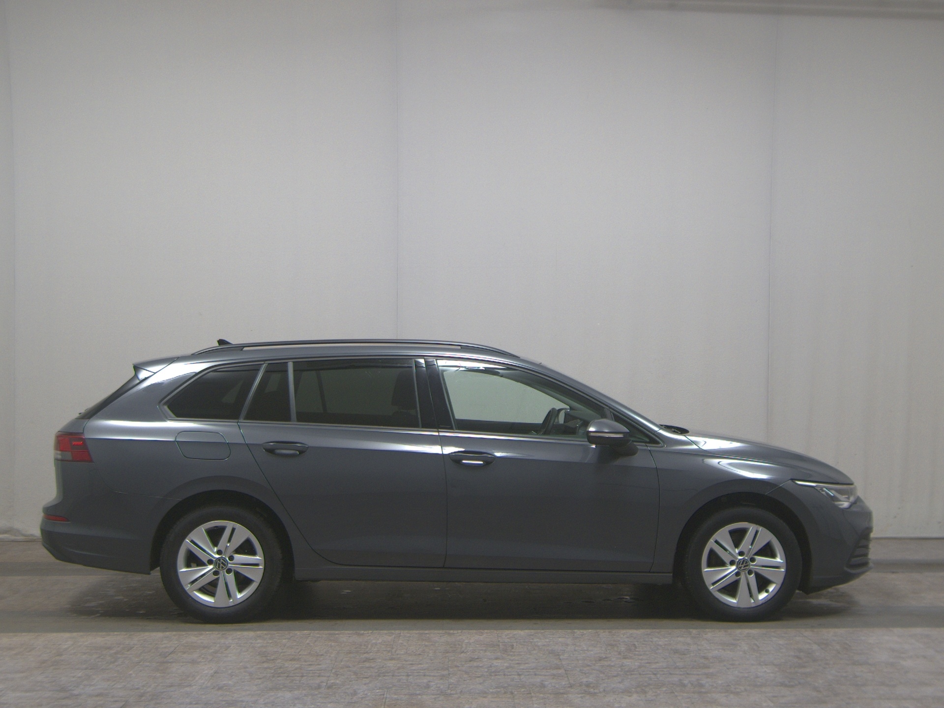 Volkswagen Golf-8 Var. 2.0 TDI Life Navi LED DC ACC PDC SHZ