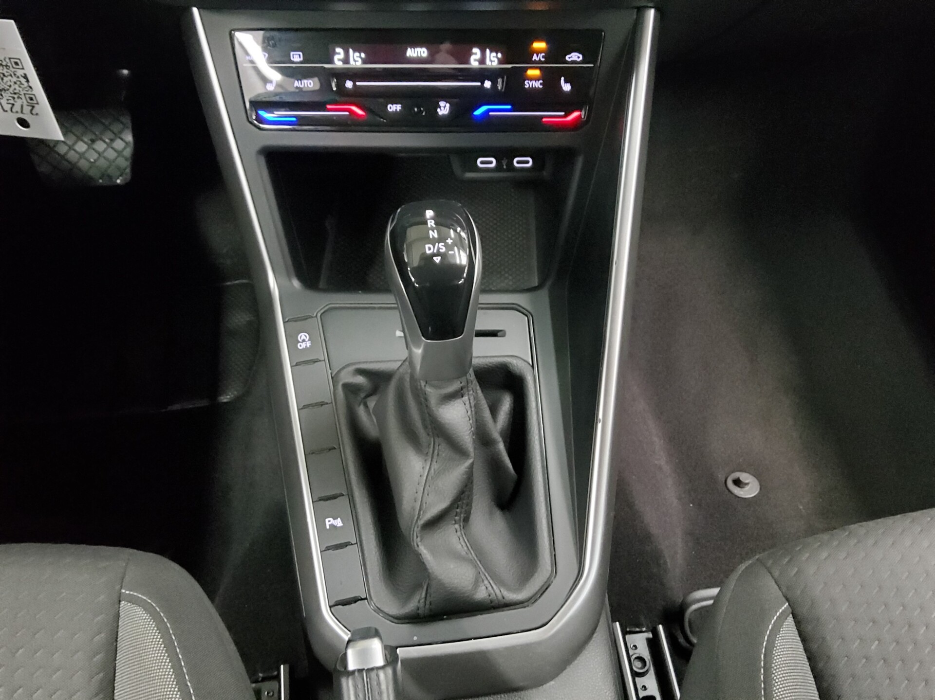 Volkswagen Polo 1.0 TSI Life Navi LED DC PDC SHZ 6