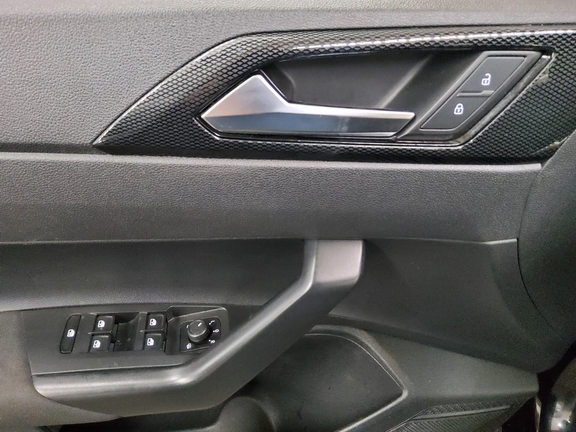 Volkswagen Polo 1.0 TSI Life Navi LED DC PDC SHZ 10