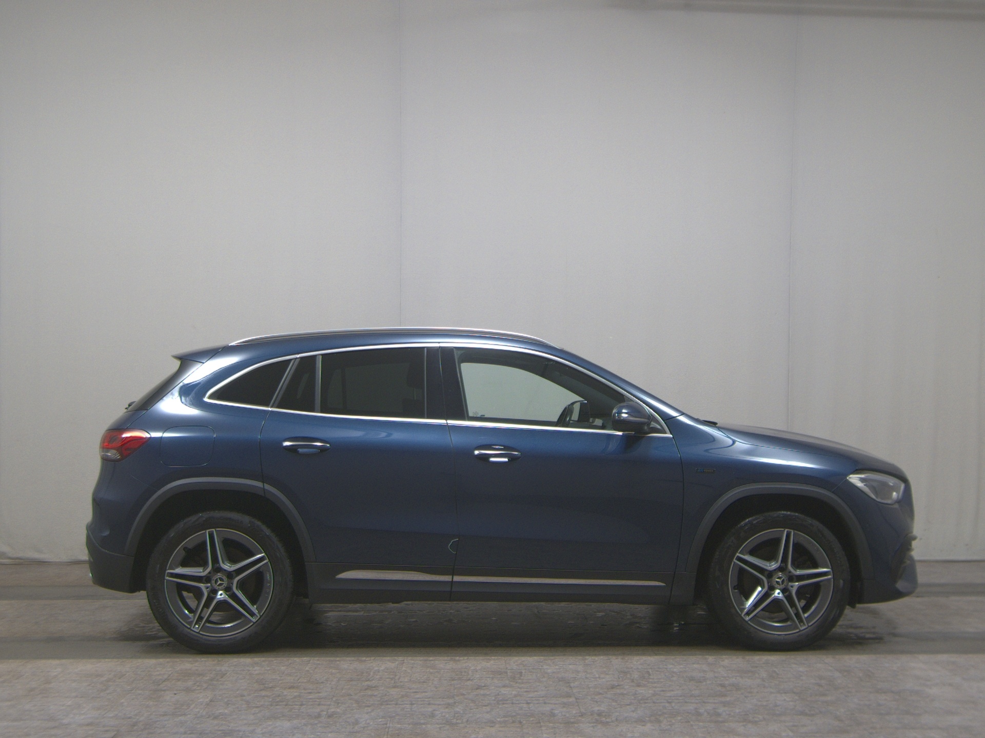 Mercedes-Benz GLA 250 e AMG-Line Navi MB-LED Pano RfK AHK Shz