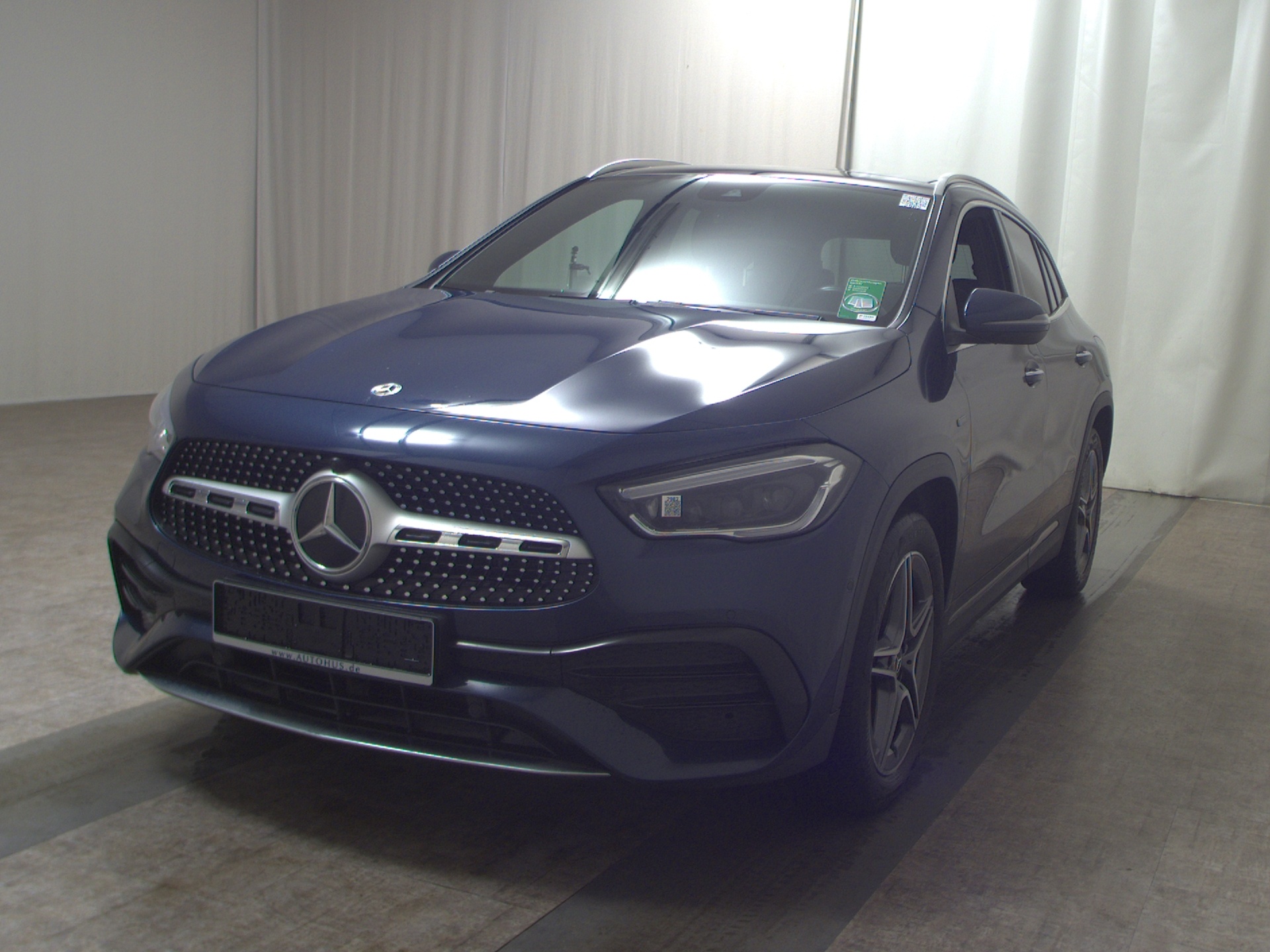 Mercedes-Benz GLA 250 e AMG-Line Navi MB-LED Pano RfK AHK Shz 2