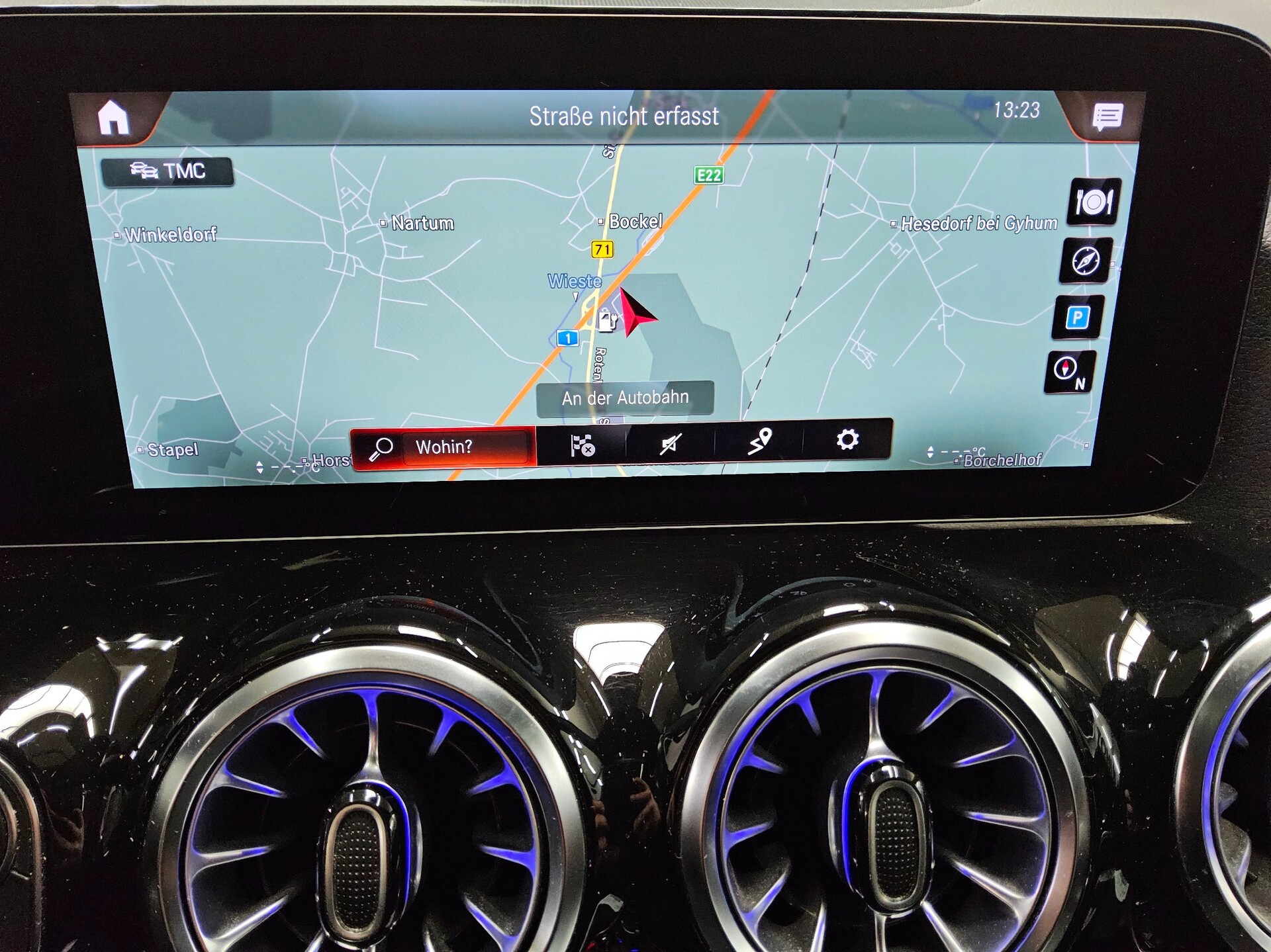 Mercedes-Benz GLA 250 e AMG-Line Navi MB-LED Pano RfK AHK Shz 7