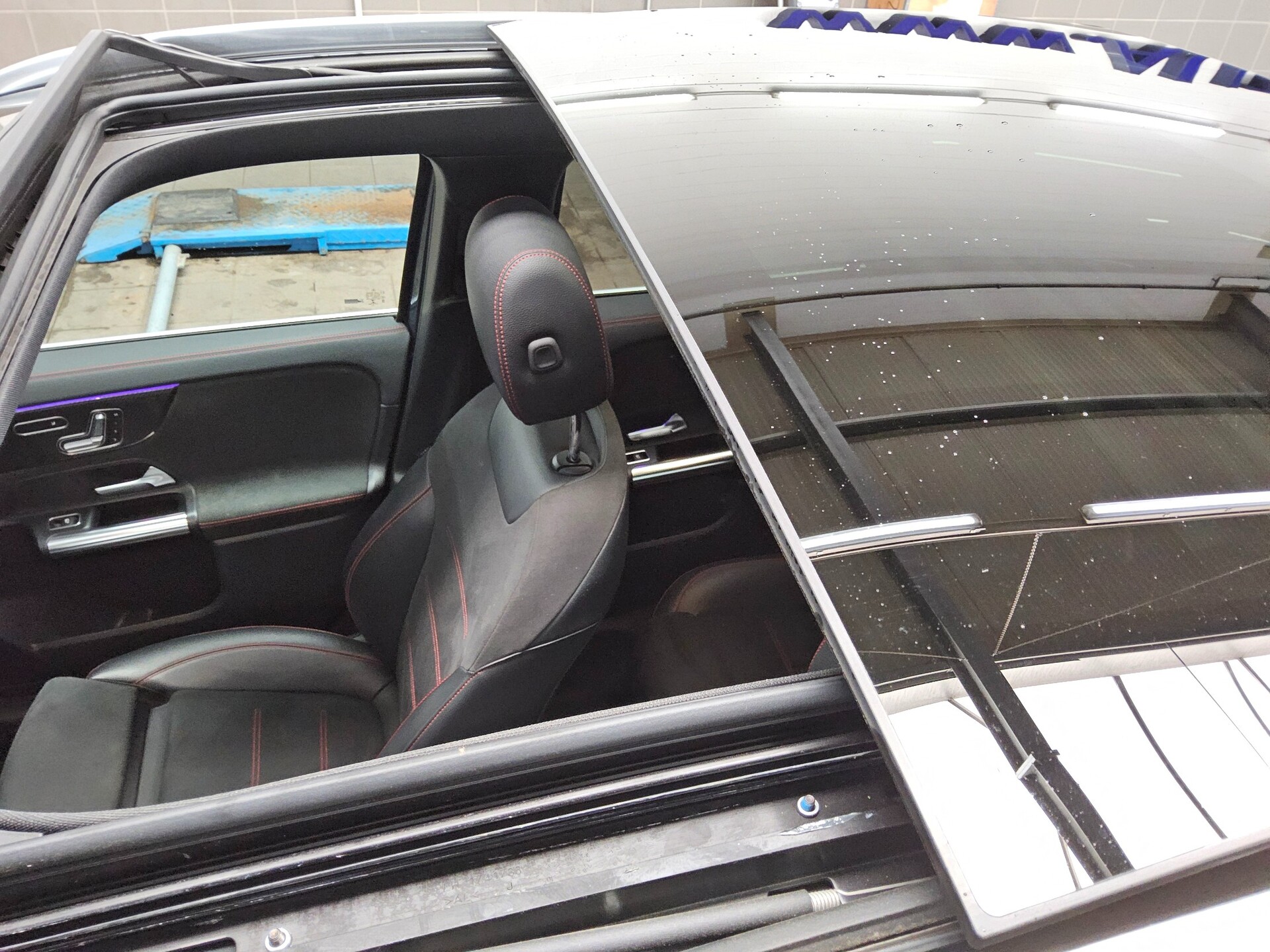 Mercedes-Benz GLA 250 e AMG-Line Navi MB-LED Pano RfK AHK Shz 12