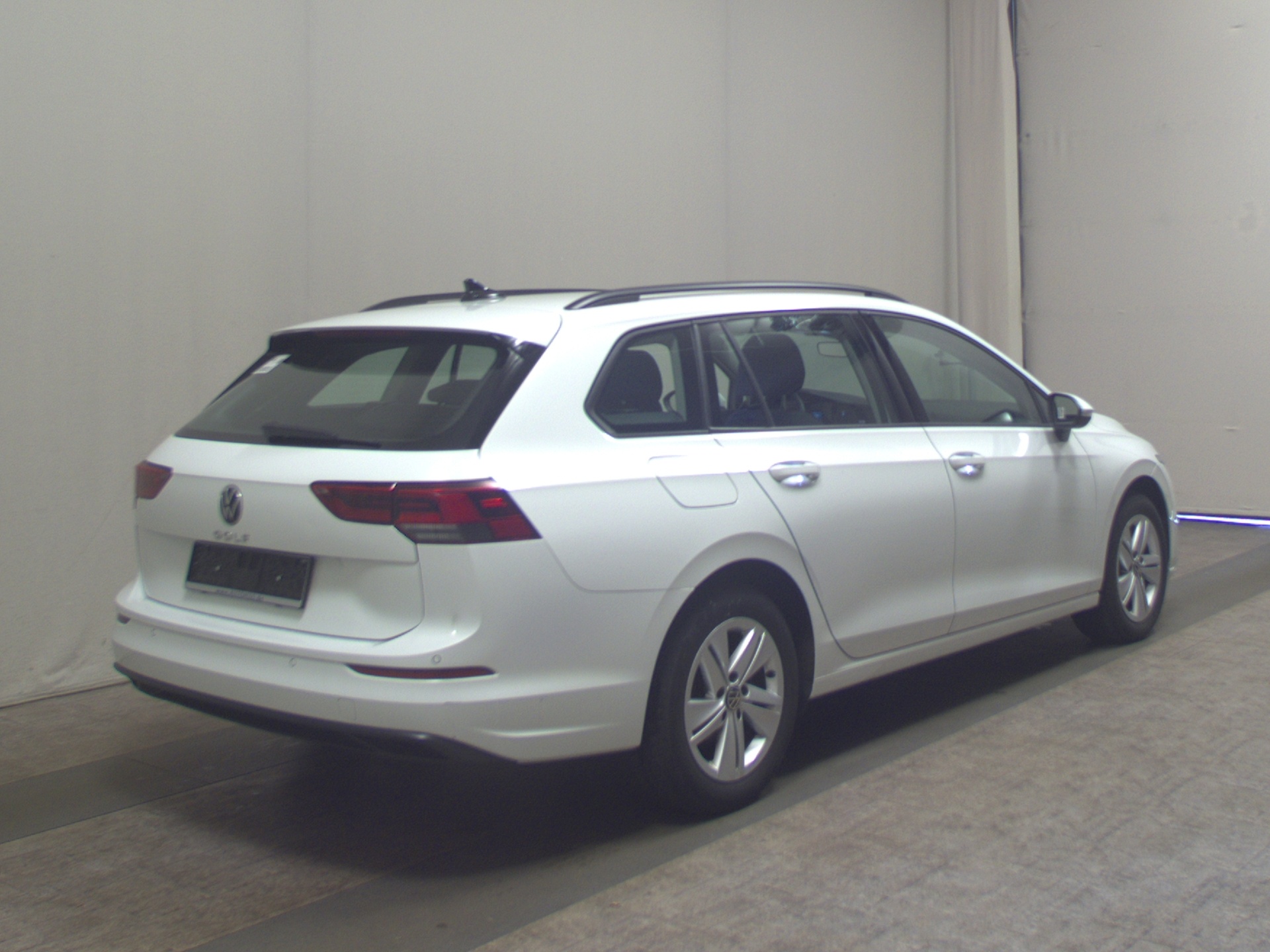 Volkswagen Golf-8 Var. 2.0 TDI Life Navi LED DC ACC PDC Shz 4