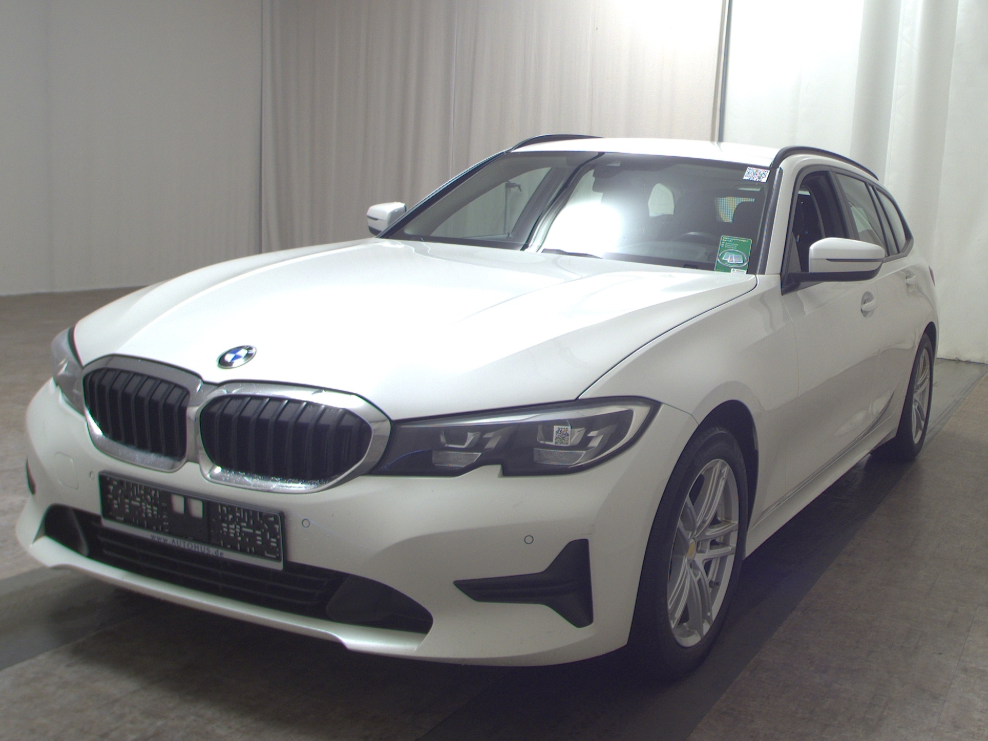 BMW 320dA Touring Advantage Navi LED PDC 2