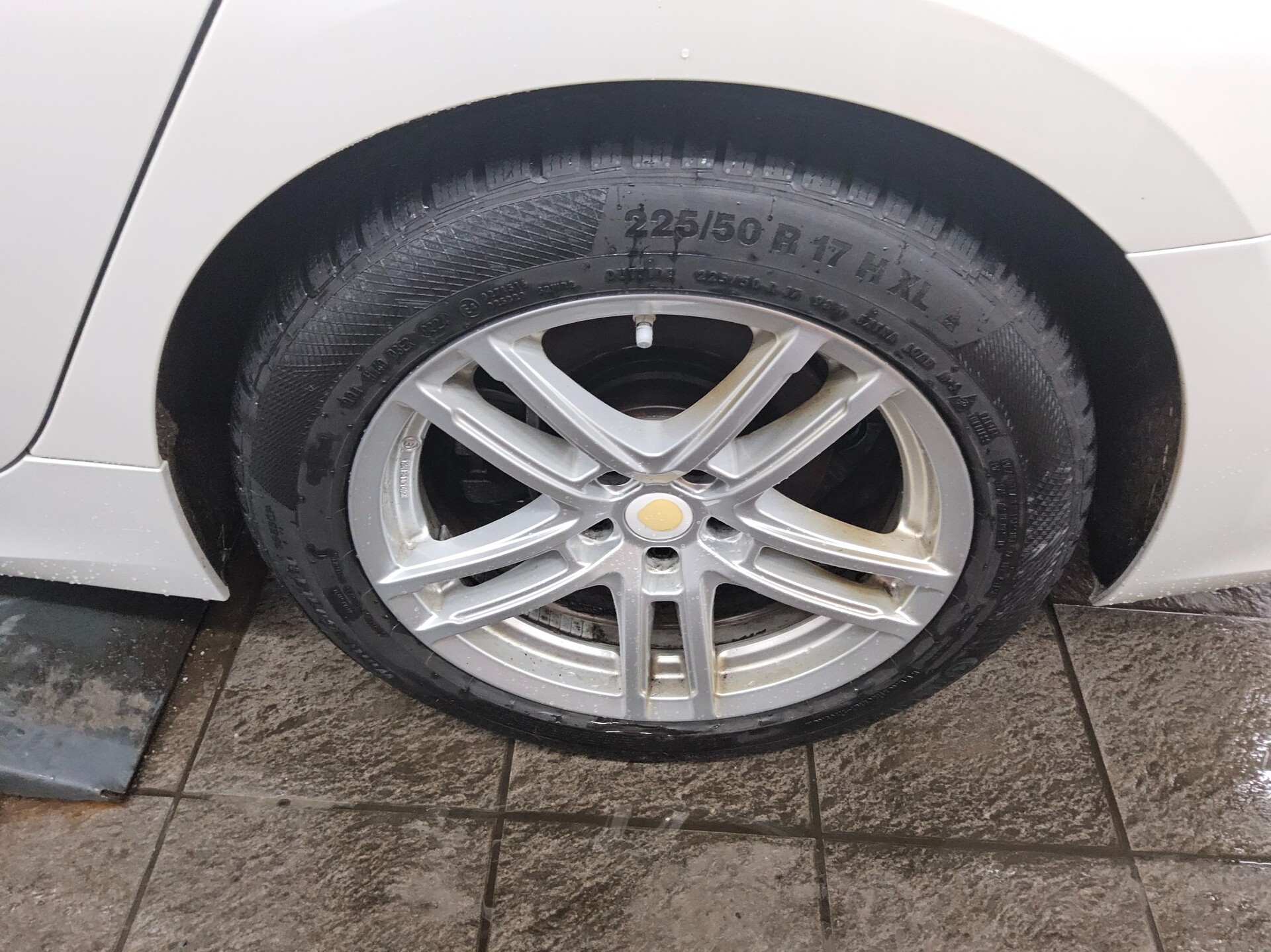 BMW 320dA Touring Advantage Navi LED PDC 10