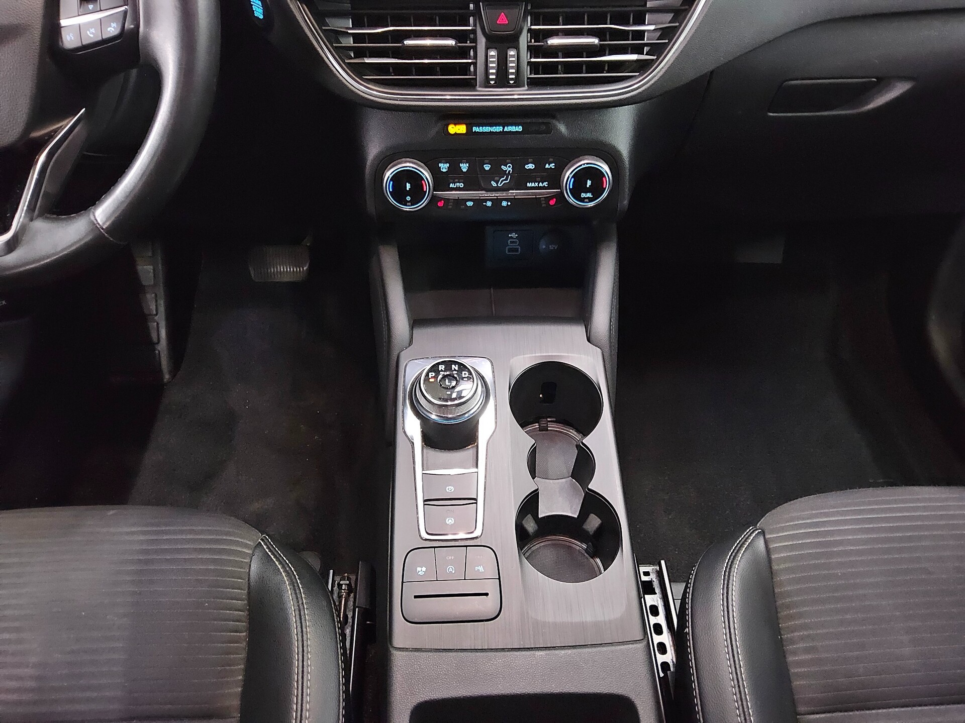 Ford Kuga 1.5 EB Titanium X Navi DigiTacho LED AHK 6