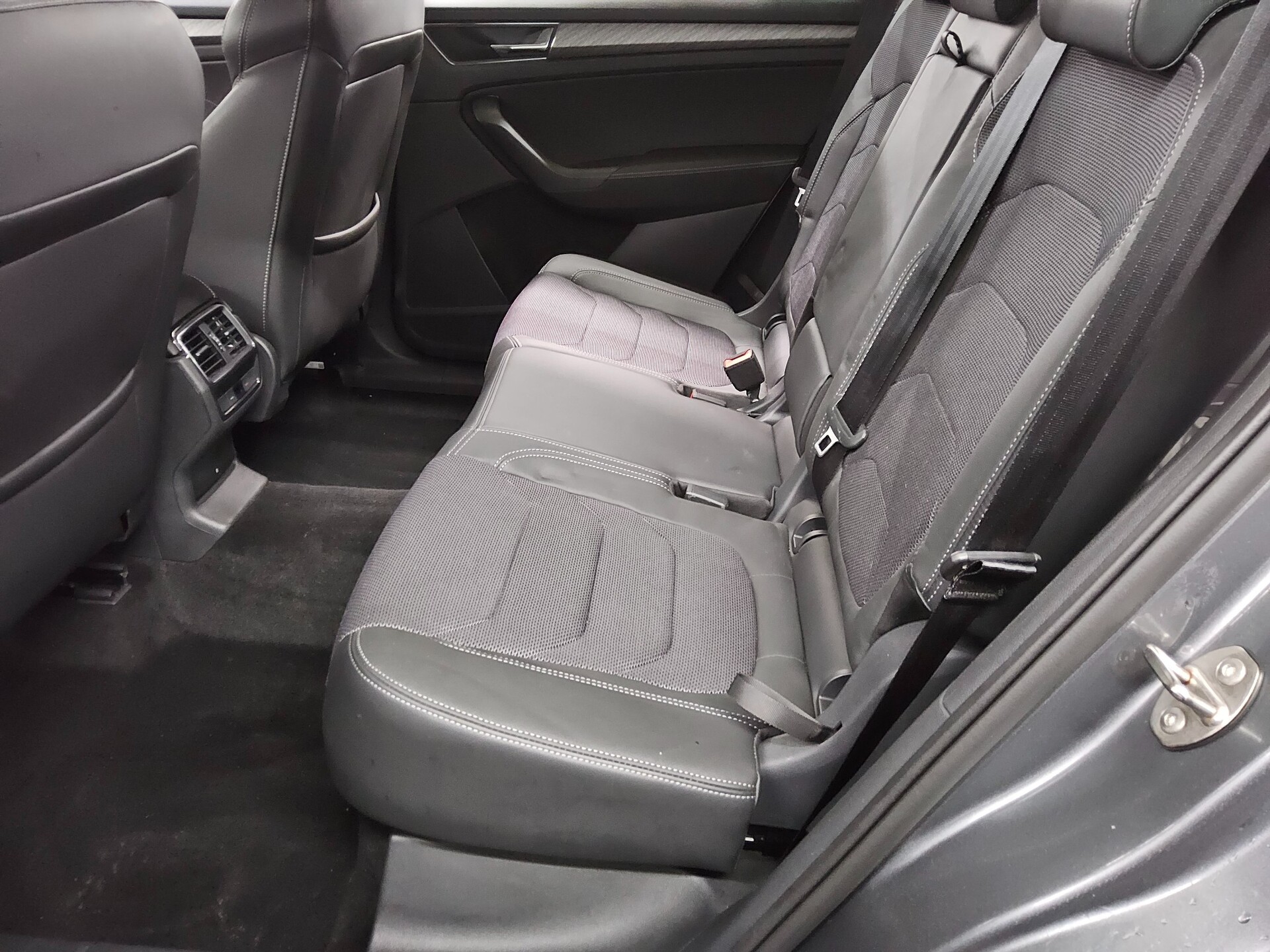 Skoda Kodiaq 2.0 TDI Style T-Leder Navi LED vc RfK ACC 13