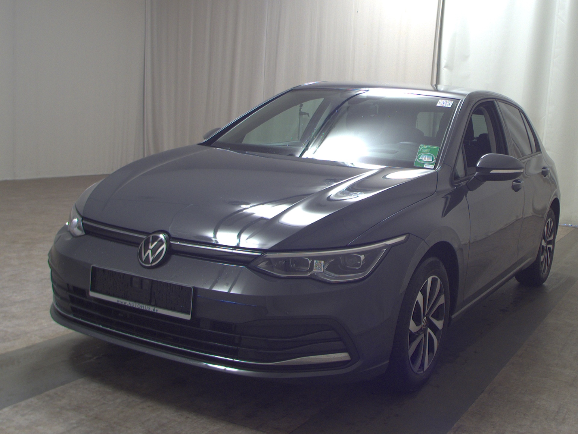 Volkswagen Golf-8 1.5 TSI Active Navi LED+ DC HuD RfK StHzg 2