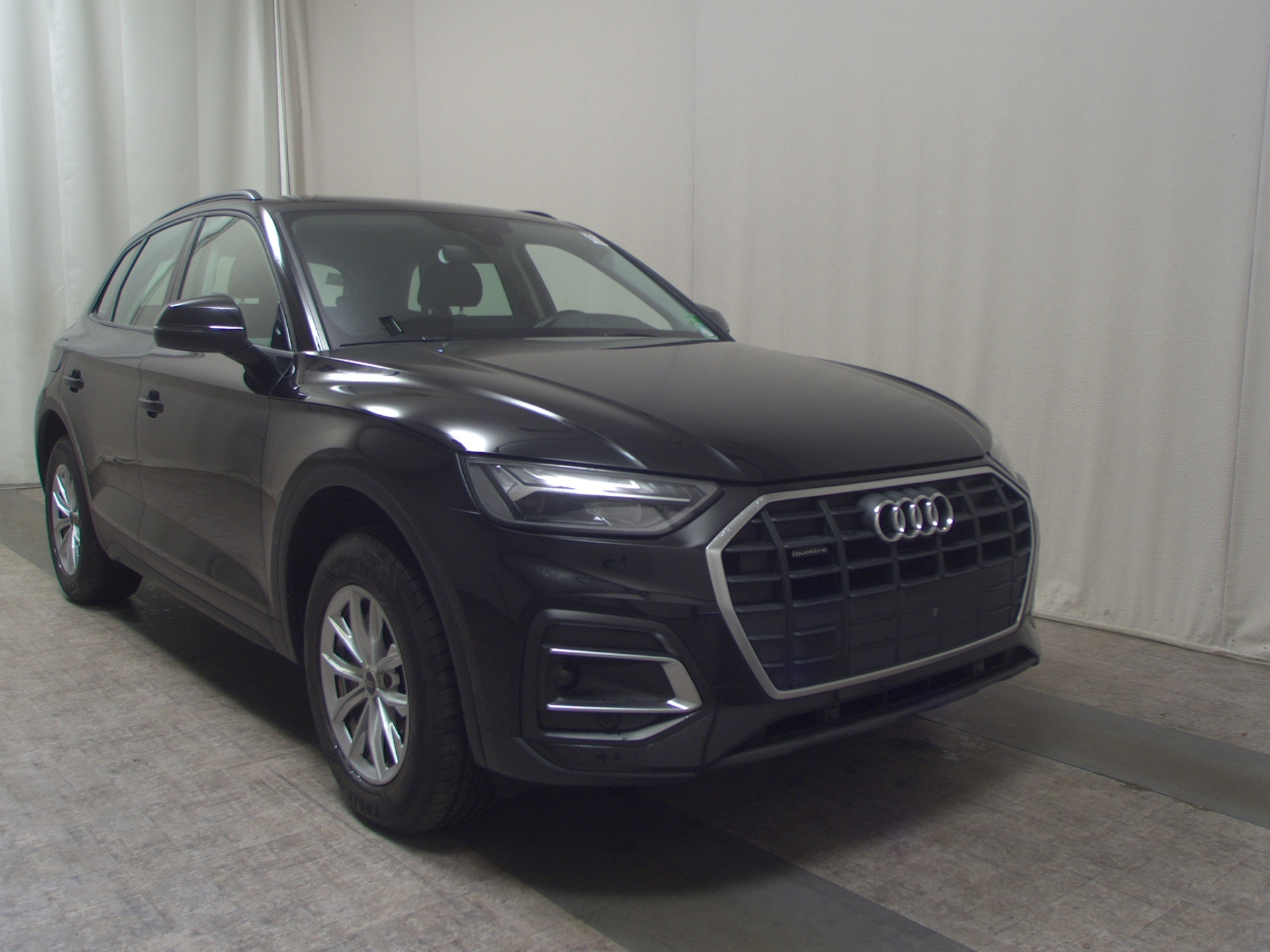 Audi Q5 40 TDI Qu. Navi vc+ LED AHK PDC Shz 3